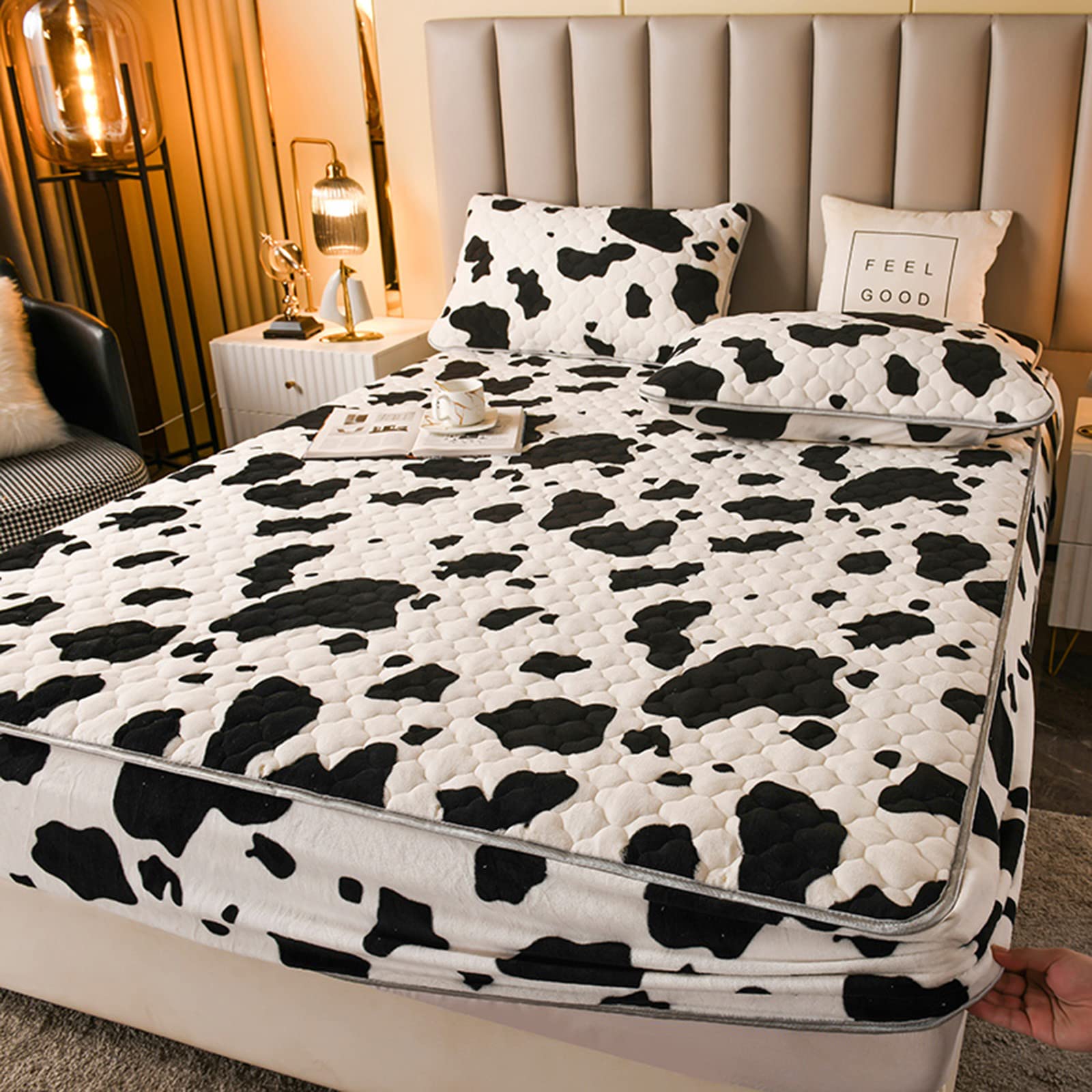 Pangzi Cow Print Flannel Fitted Sheet - Velvet Plush Soft Heavyweight Non-Slip Mattress Protector Cover for Queen Size Bed - Perfect for Winter Warmth and Farmhouse Style Bedroom Decor