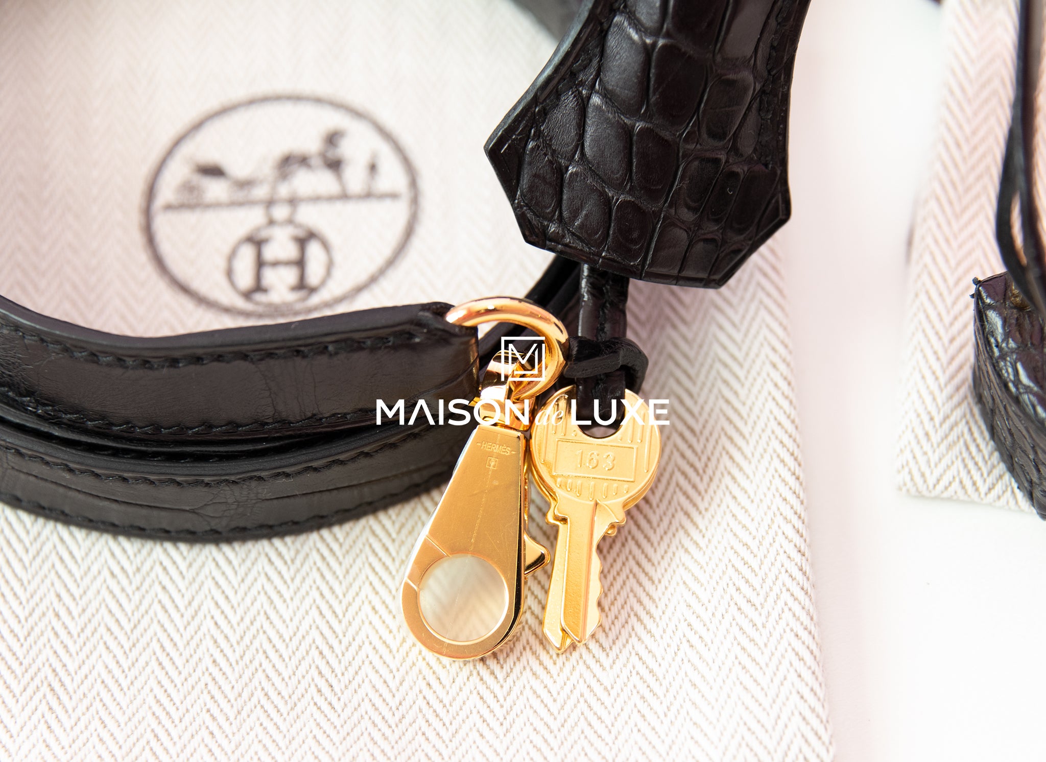 Authentic Hermes Noir Black Matte Crocodile Leather Kelly 28 Handbag - Luxury Designer Shoulder Bag for Women, Perfect for Evening Events & Special Occasions