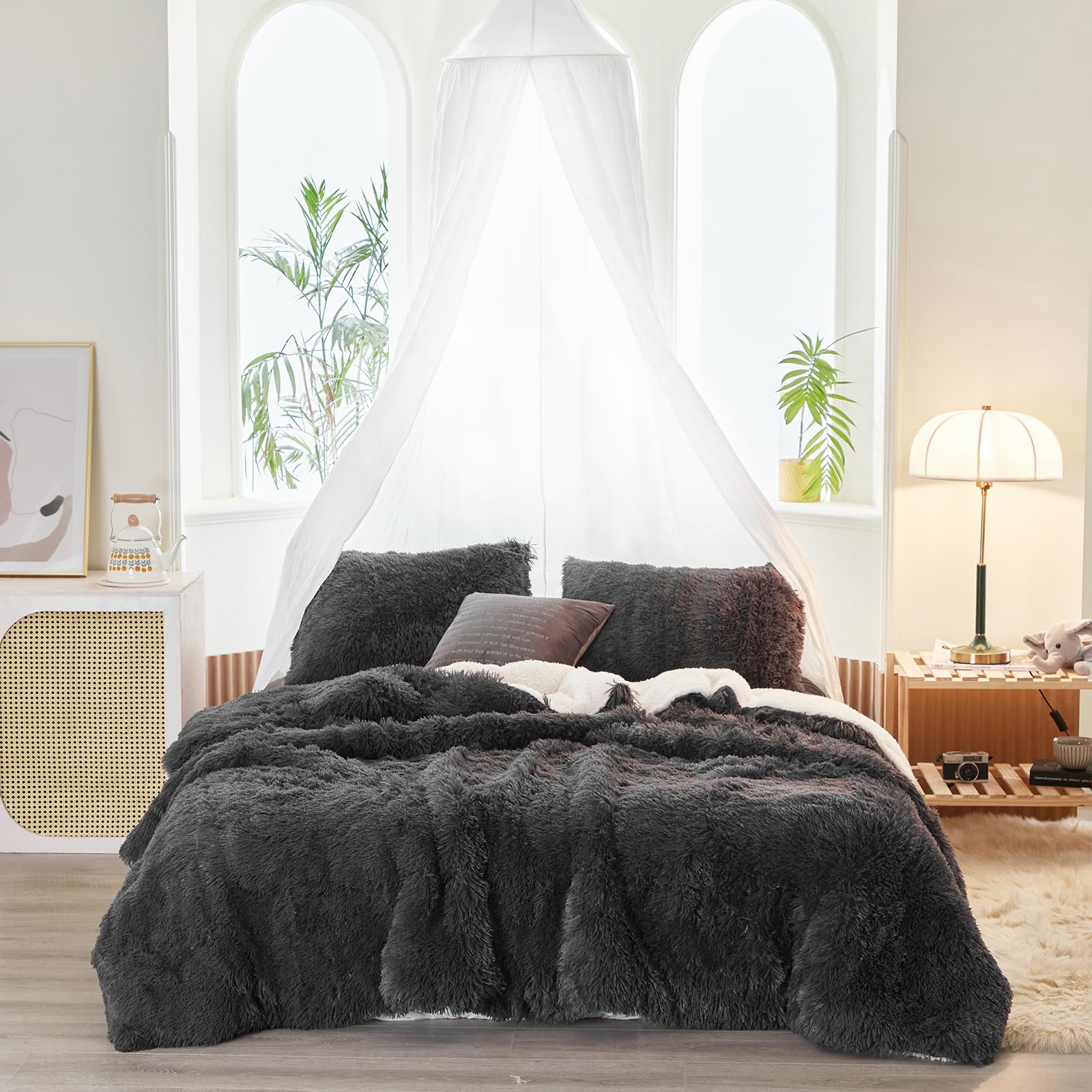 Luxury Faux Fur Shaggy Comforter Set King Size - Plush & Sherpa Reversible Winter Bedding in Black | Ultra Soft 3-Piece Fluffy Fuzzy Comforter with Pillowcases (1 Comforter + 2 Shams) | Perfect for Cozy Winter Nights, Bedroom Upgrade & Gift Giving