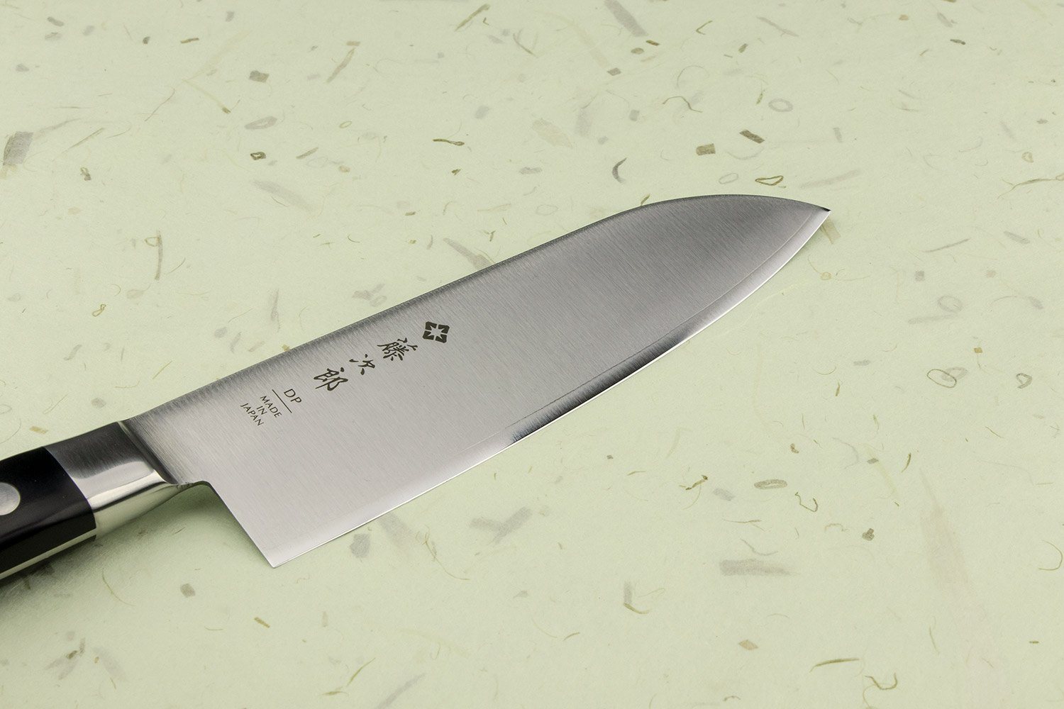 TOJIRO CLASSIC 7-Inch Santoku Knife - Japanese High-Carbon Stainless Steel Blade with Ergonomic Handle - Perfect for Slicing, Dicing & Chopping Vegetables, Meat & Fish in Home Kitchens