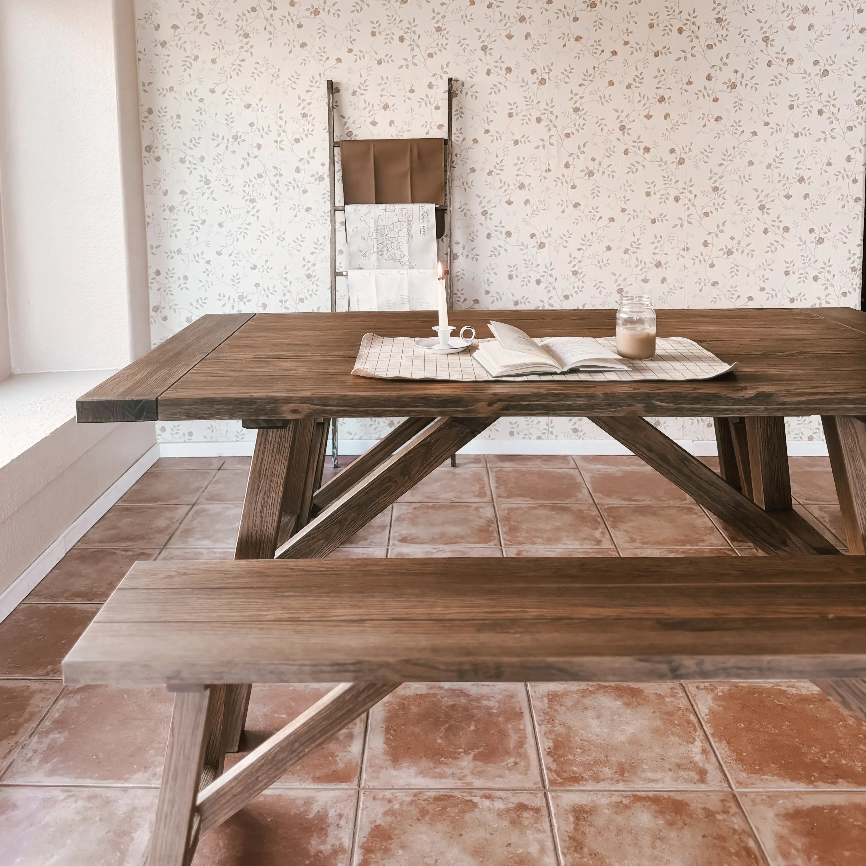 Customizable Cascais 72-Inch Modern Dining Table - Extendable Wooden Table for 8-10 People - Perfect for Family Gatherings & Dinner Parties