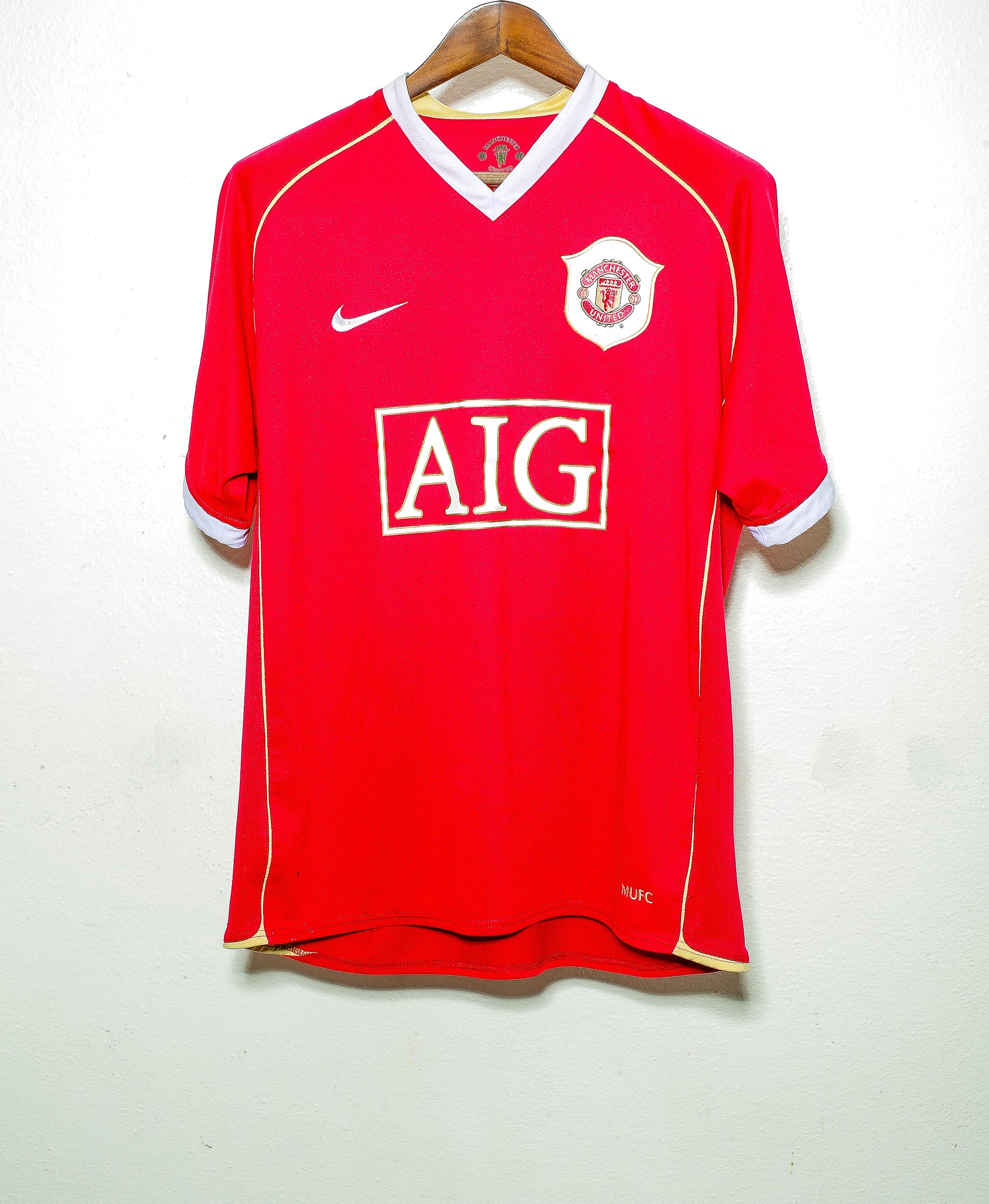 2006-2007 Manchester United Home Jersey #7 Cristiano Ronaldo (Size L) - Authentic Soccer Shirt for Fans, Collectors & Sports Enthusiasts - Perfect for Match Days, Gifts & Memorabilia Display