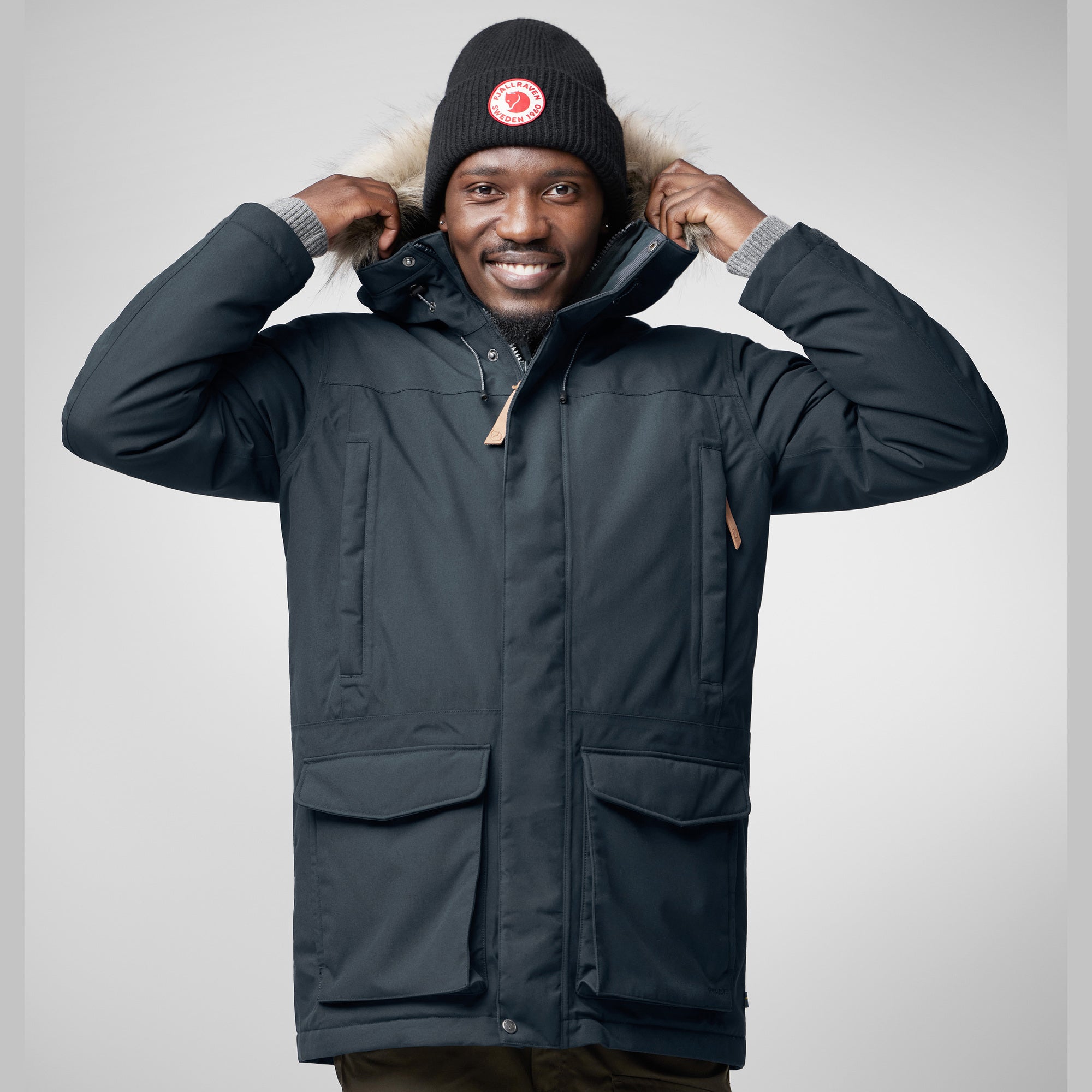 Fjallraven Nuuk Lite Parka for Men - Waterproof Winter Jacket with Hood - Warm & Windproof Outdoor Coat for Hiking, Camping & Cold Weather