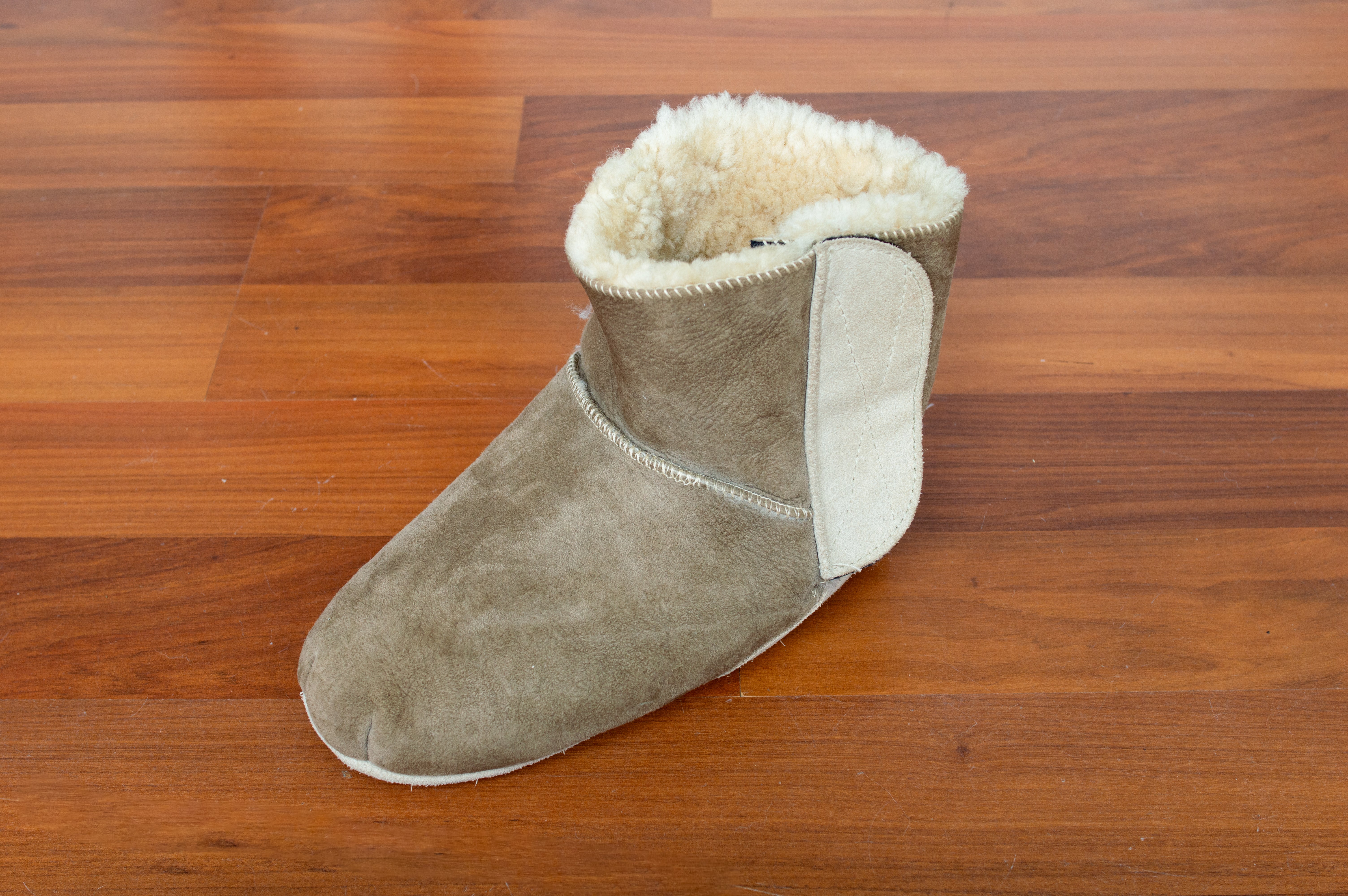 Premium Sheepskin Health Cabin Boots - Soft & Comfortable Winter Boots for Indoor & Outdoor Use - Perfect for Home, Spa, and Relaxation