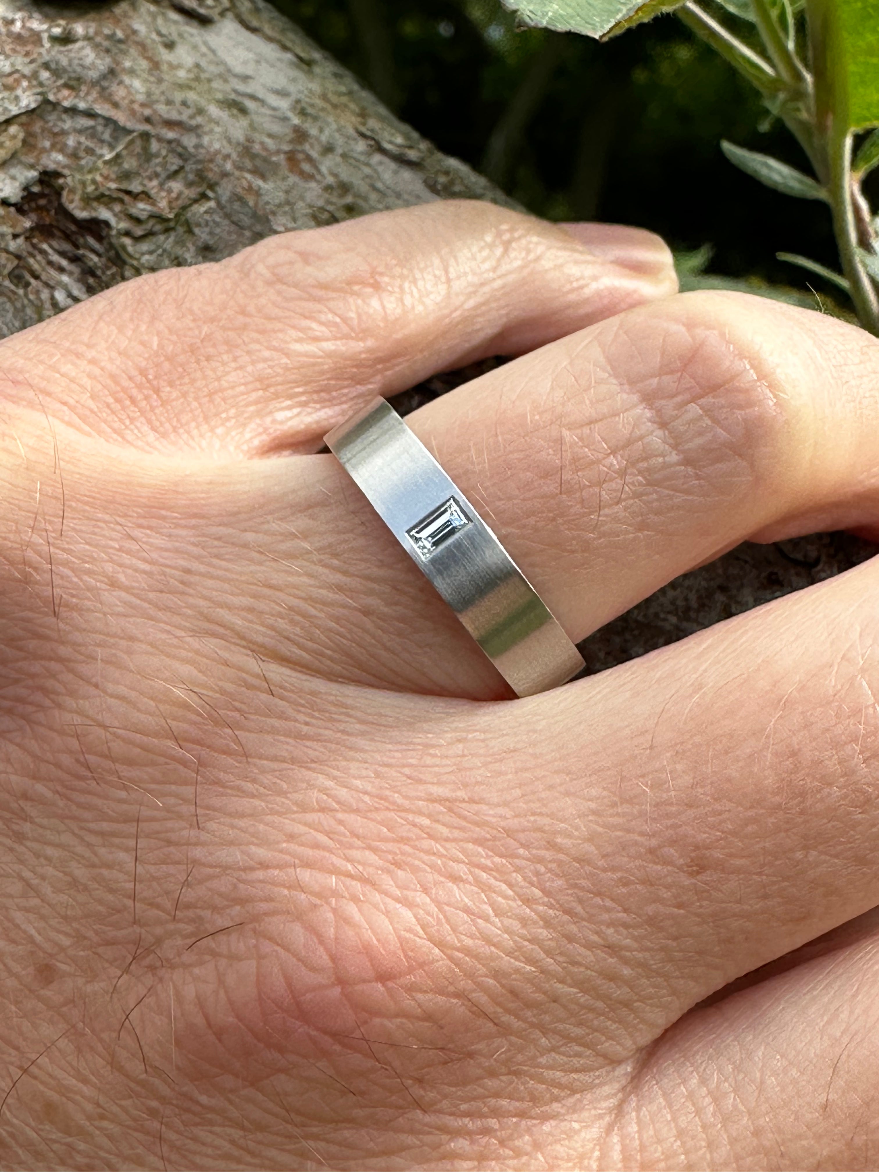 Gerstner Platinum Diamond Band Ring - 0.12ct Baguette Cut TWVS Diamond, Size T - Elegant Wedding Band & Anniversary Gift for Women