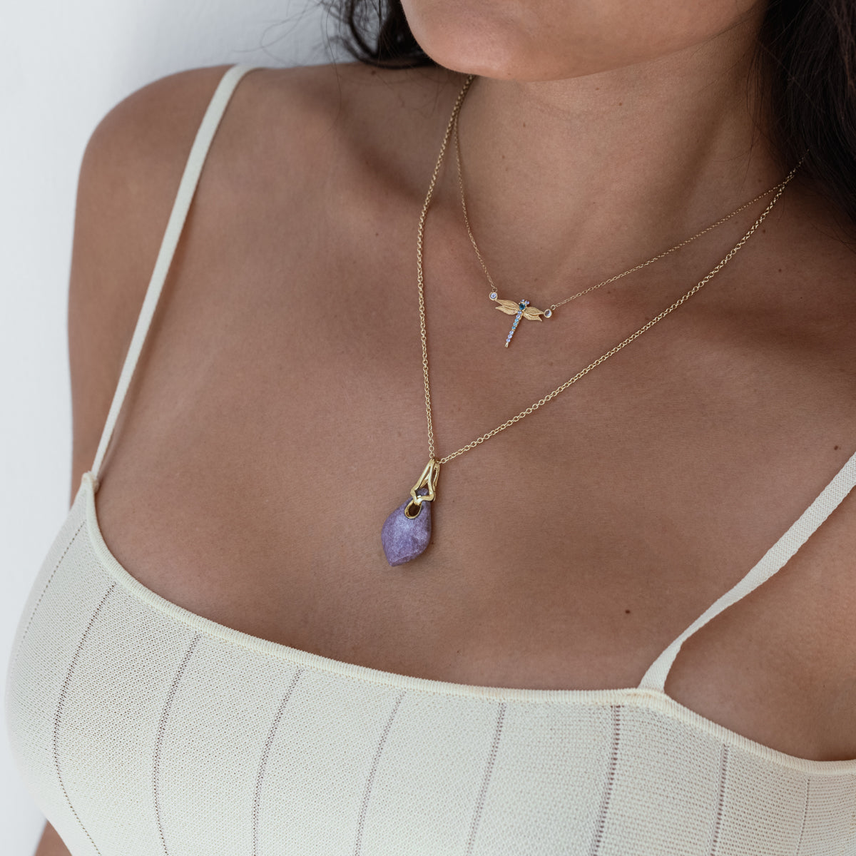 Exquisite Dragonfly Pendant Necklace for Women - Elegant Jewelry Gift for Her - Perfect for Birthdays, Anniversaries & Special Occasions