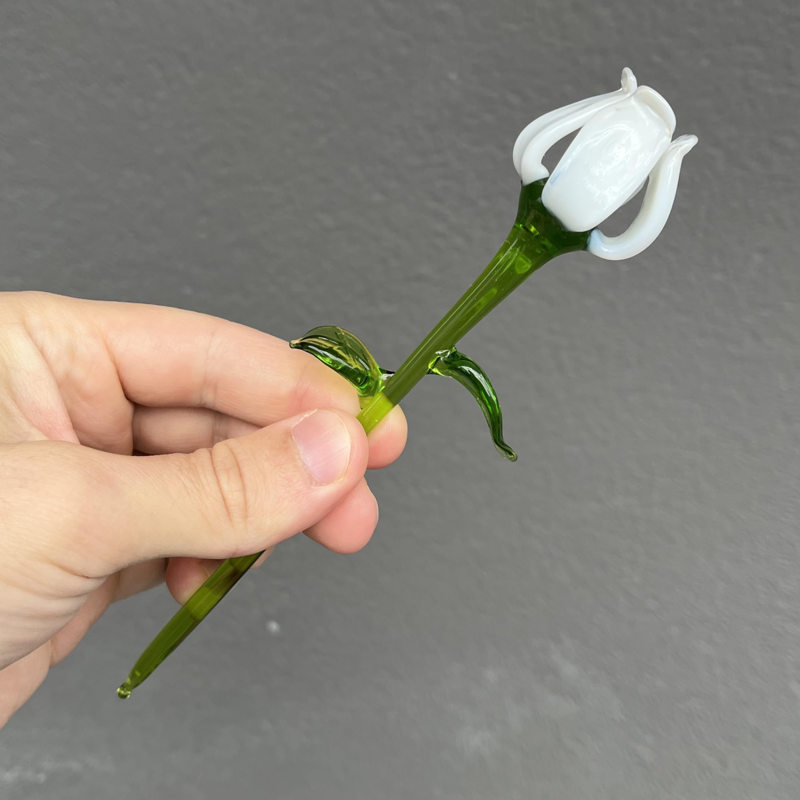 White Glass Tulip Flower Decorations - Elegant Handcrafted Tulip Figurines for Home & Garden - Perfect for Spring Decor, Wedding Centerpieces, and Tabletop Displays