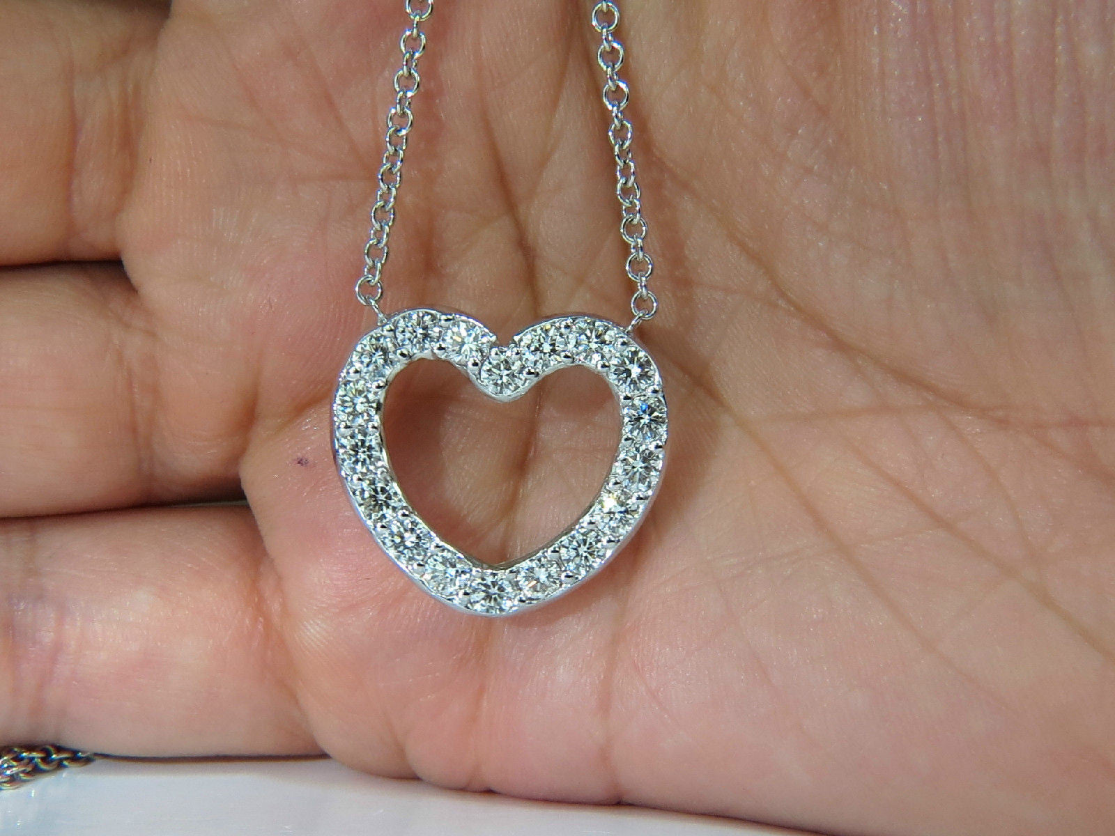 2.50CT Smooth Edged Brilliant Diamond Heart Pendant with 14KT Gold Chain - F/VS Clarity for Valentine's Day, Anniversary & Special Occasion Gifts