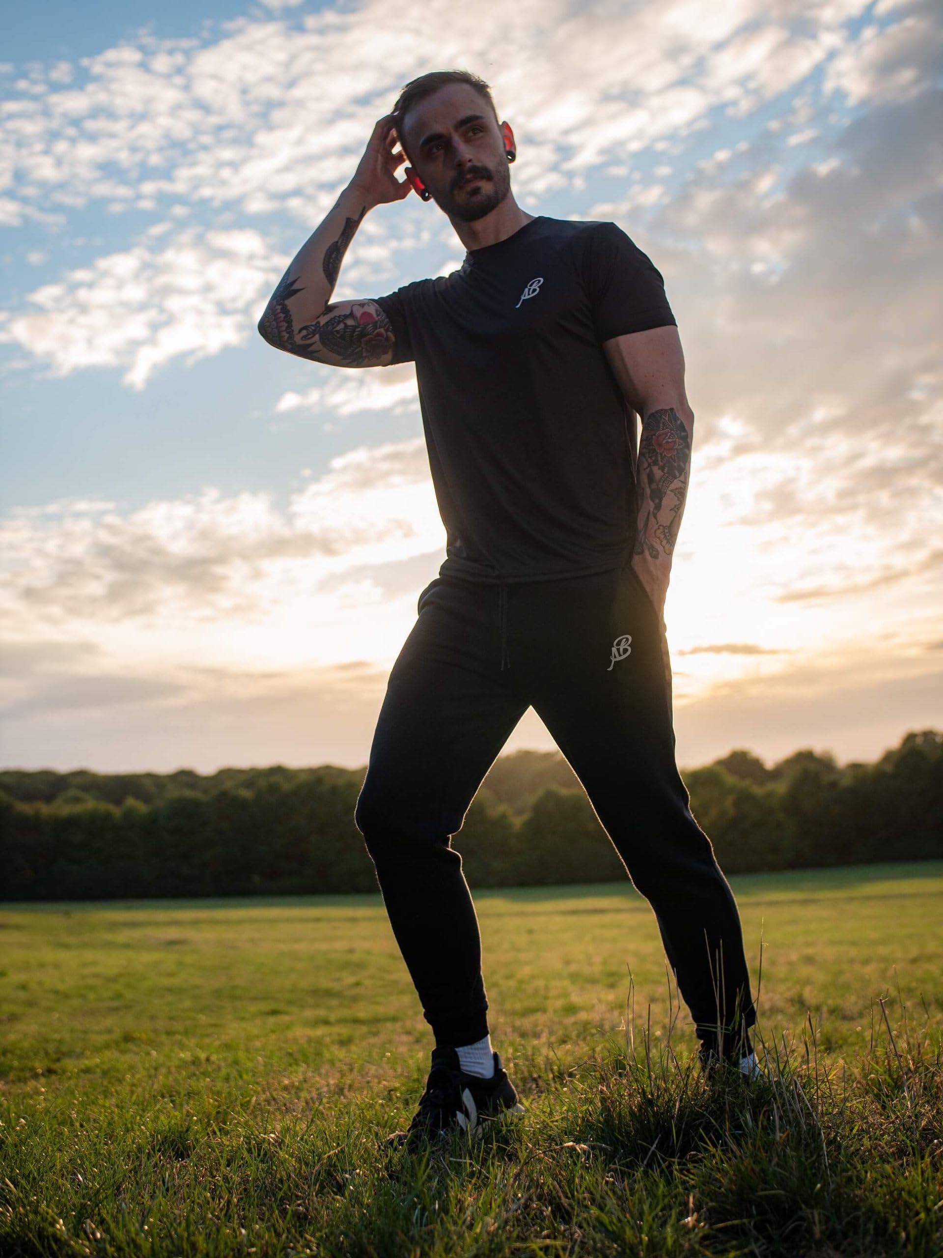 ASH BIRD Men's Short Sleeve Workout T-Shirt - Breathable Gym Shirt for Bodybuilding & Fitness Training - Ideal for Weightlifting, Running & Active Lifestyle