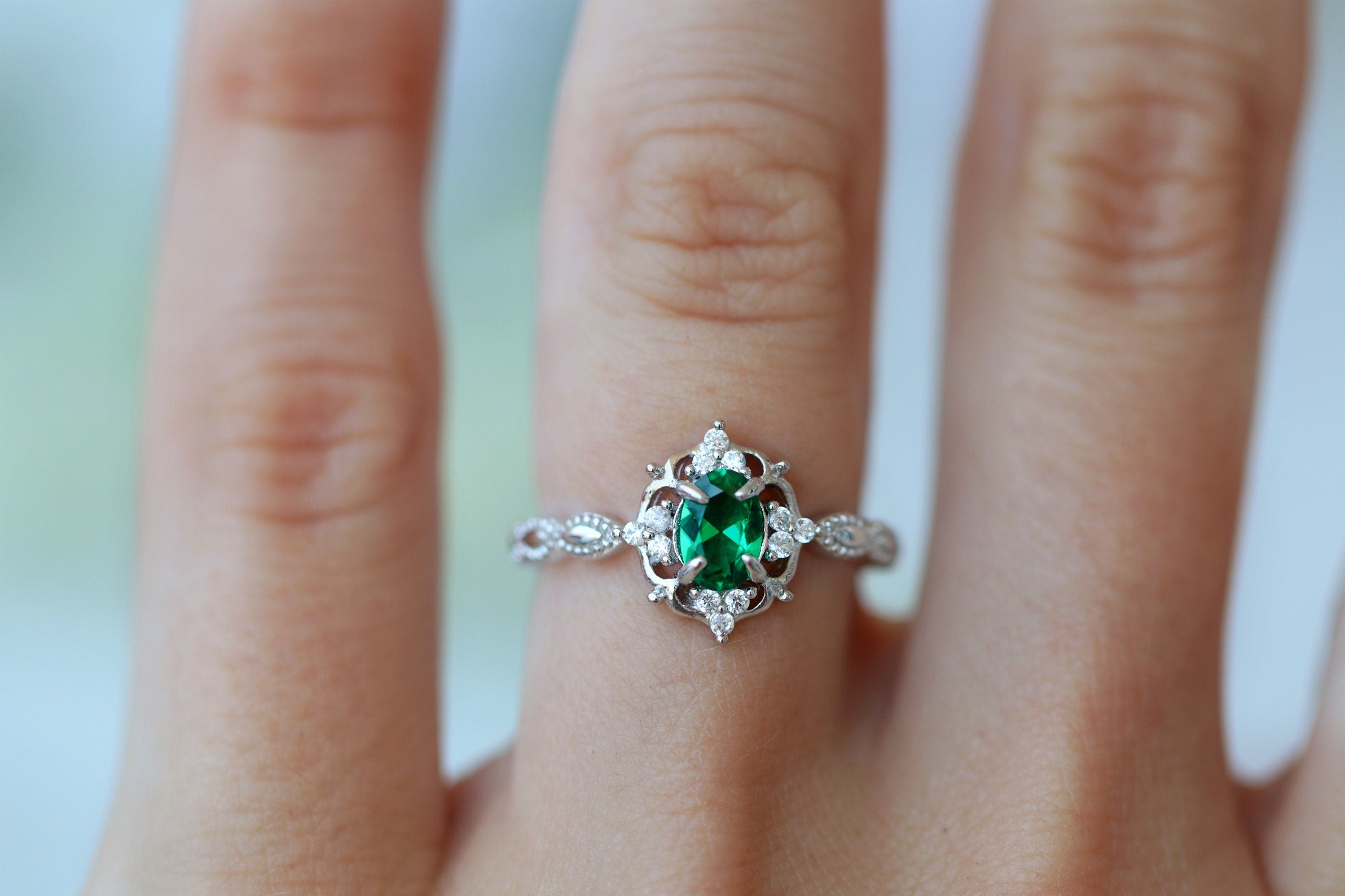 Vintage Emerald Ring 14K White Gold - Elegant Jewelry for Women, Perfect for Weddings, Anniversaries & Special Occasions