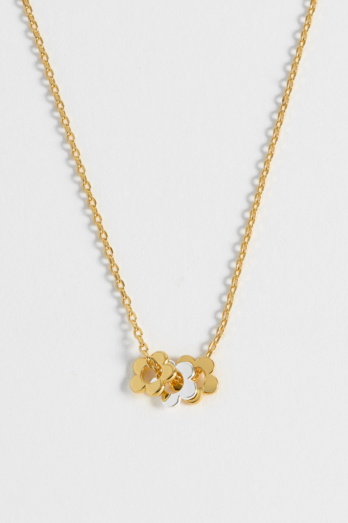 Elegant Trio Flower Necklace for Women - Dainty Floral Pendant Jewelry Gift for Her - Perfect for Weddings, Date Nights & Special Occasions