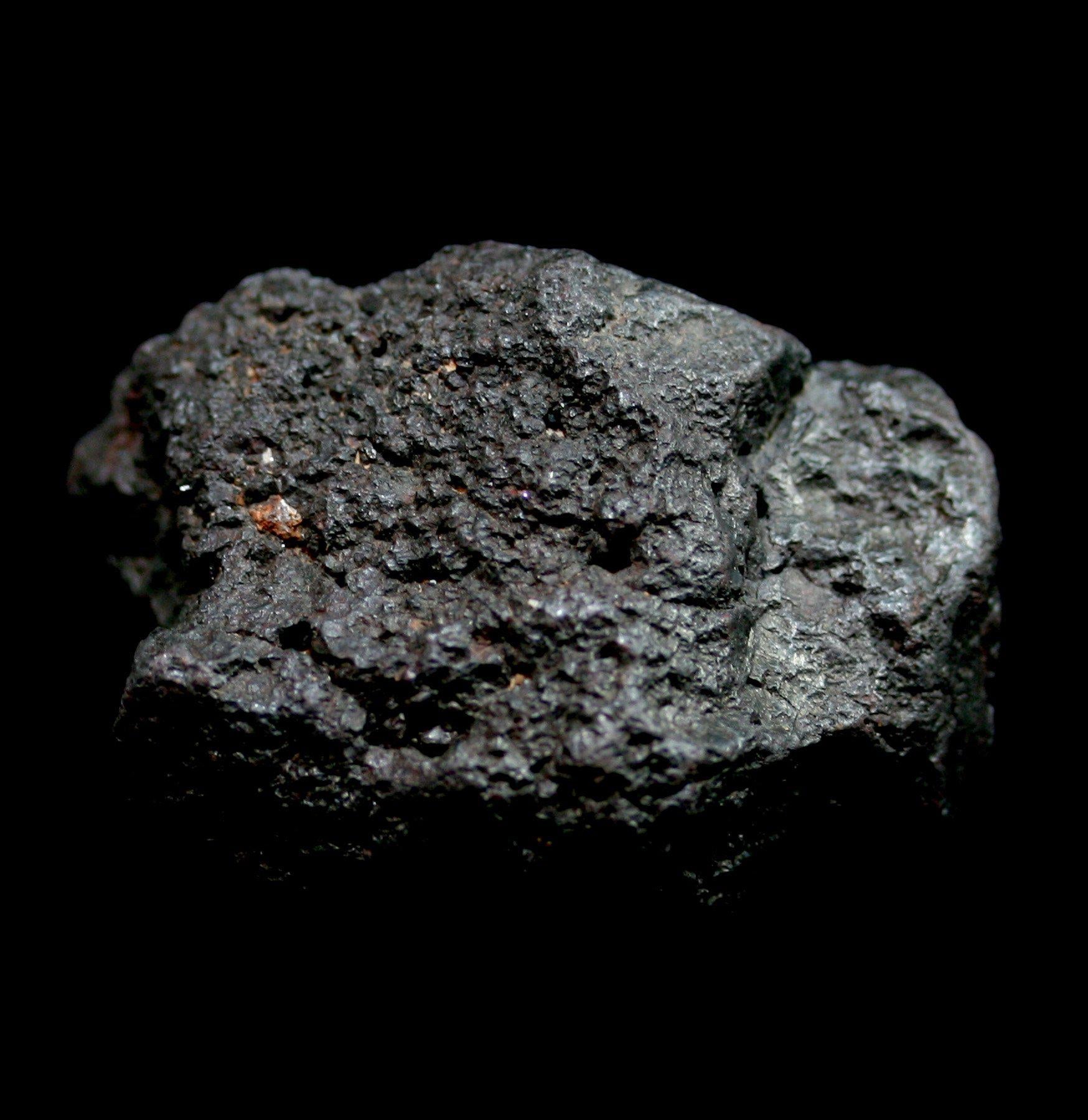 Natural Rough Magnetite Stone - Raw Magnetic Iron Ore for Healing, Meditation & Energy Work - Perfect for Crystal Collectors & Spiritual Practices