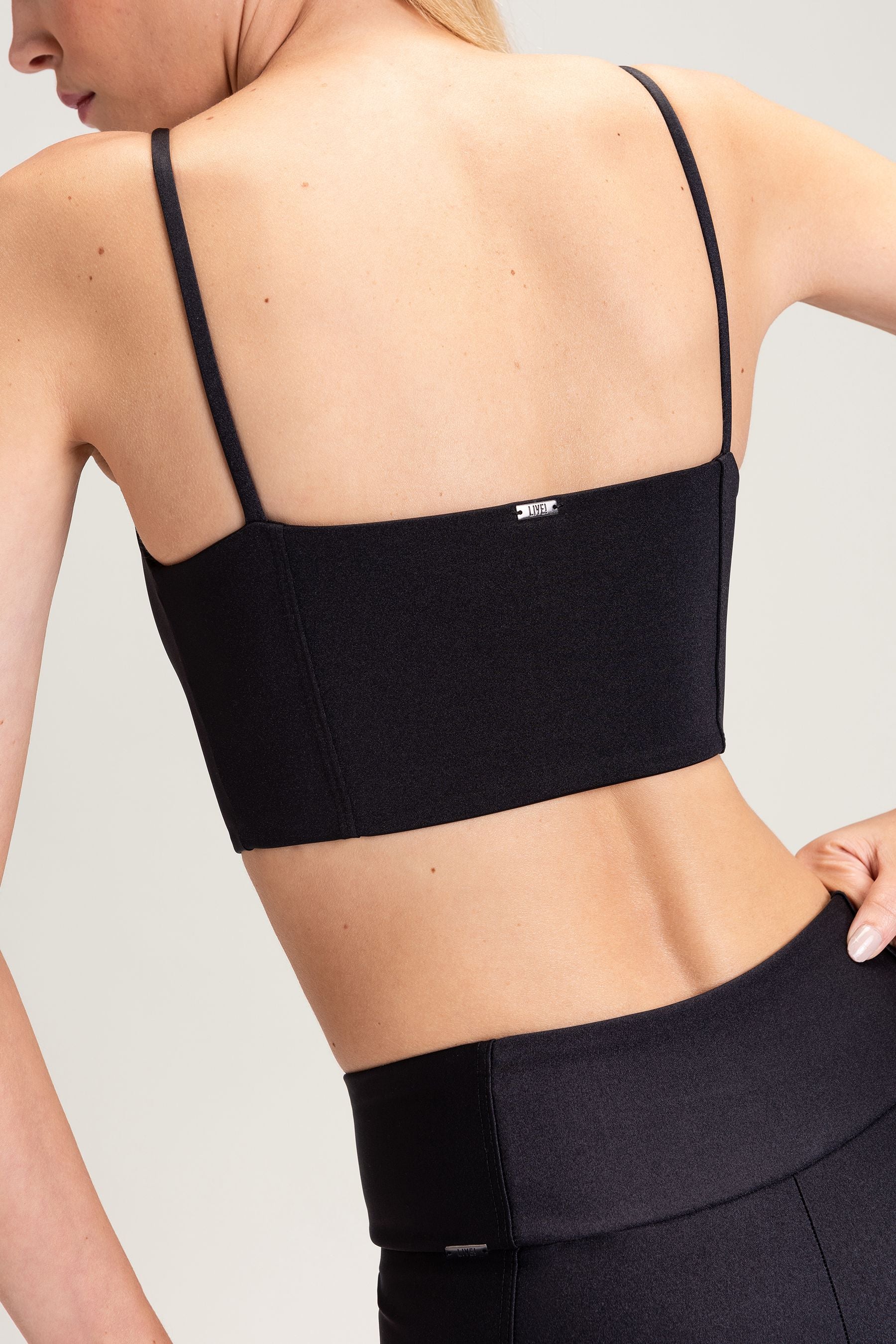 High-Quality Neoprene Sports Bra for Women - Comfortable & Supportive Workout Top for Yoga, Running & Gym - Moisture-Wicking & Breathable Activewear