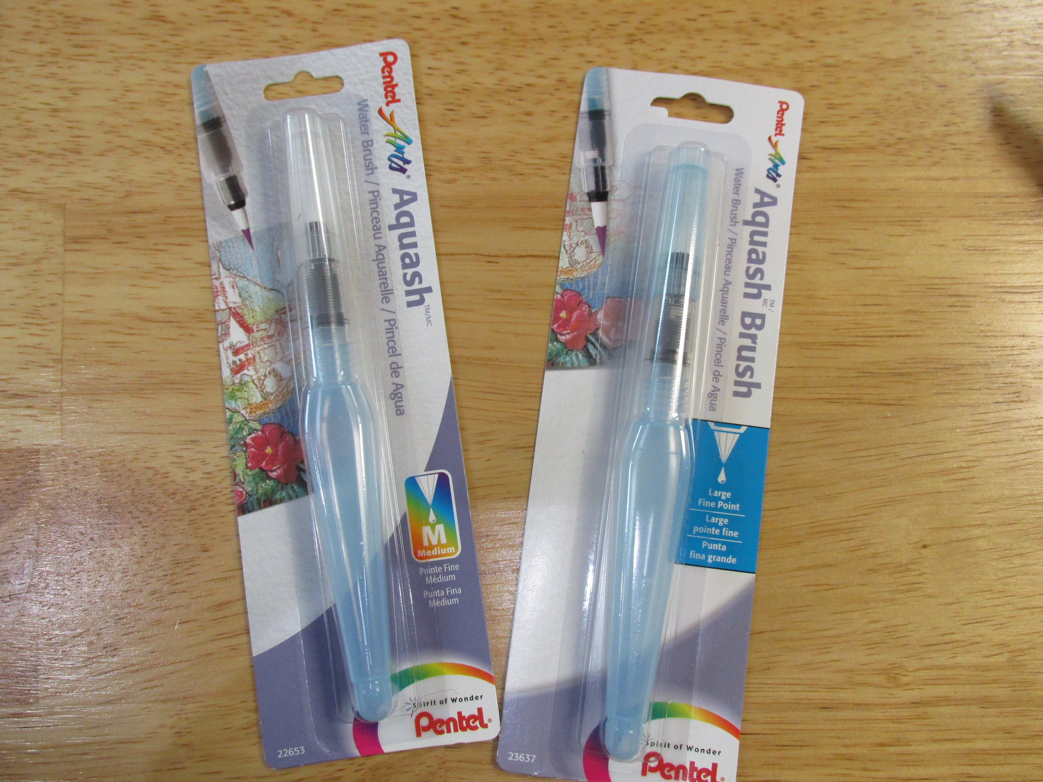 Pentel Aquash Water Brush Set - Assorted Sizes for Watercolor Painting, Calligraphy & Travel Art - Portable Water Brush Pens for Artists & Beginners