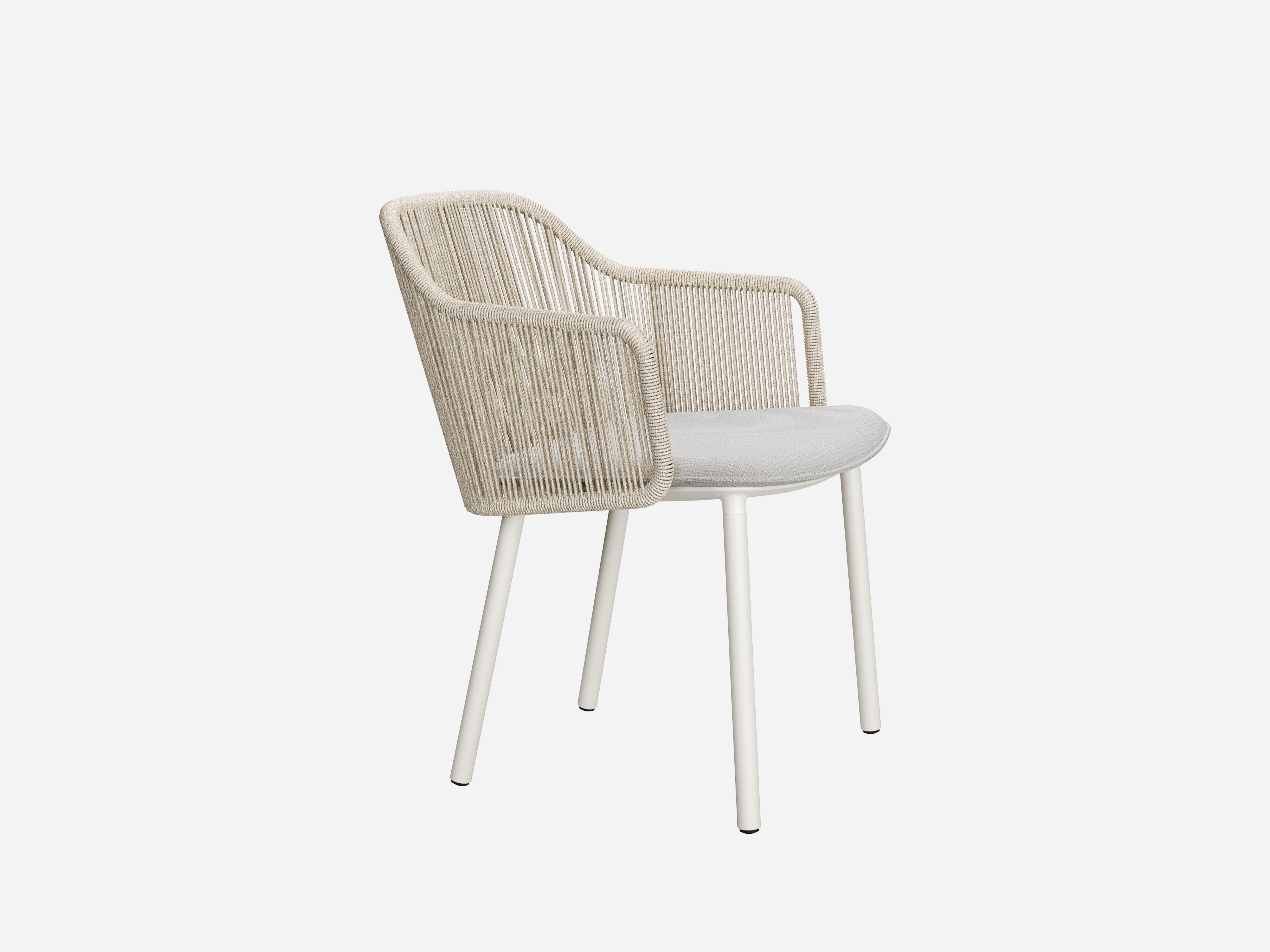 Senja Armchair - Modern Accent Chair for Living Room, Bedroom & Office - Comfortable Upholstered Lounge Chair with Wooden Legs - Perfect for Relaxing, Reading & Decor