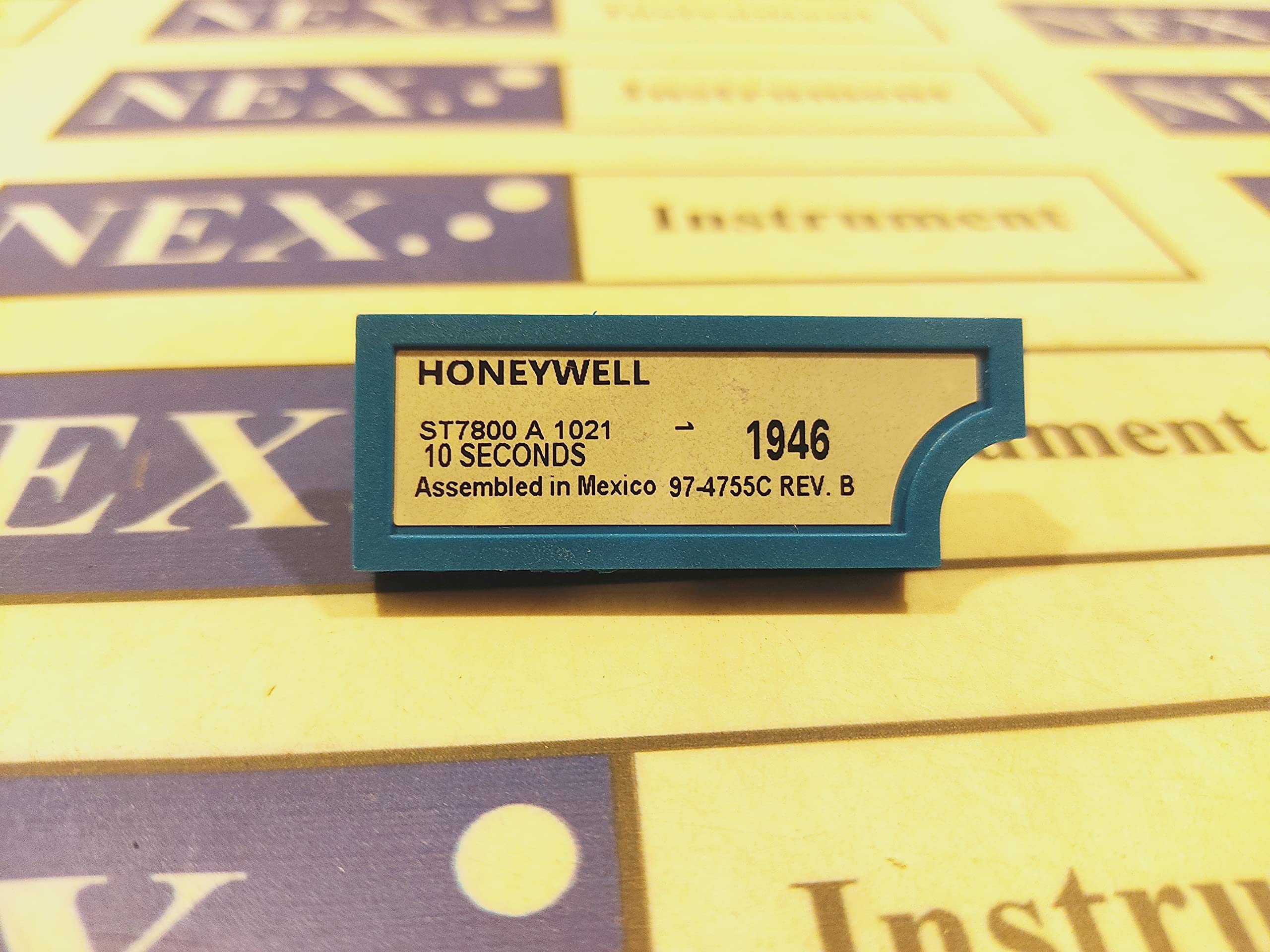 Honeywell St7800 Plug-In Purge Timer - Industrial Air Dryer Control System for Compressed Air & Pneumatic Equipment | Perfect for Manufacturing Plants & Workshops
