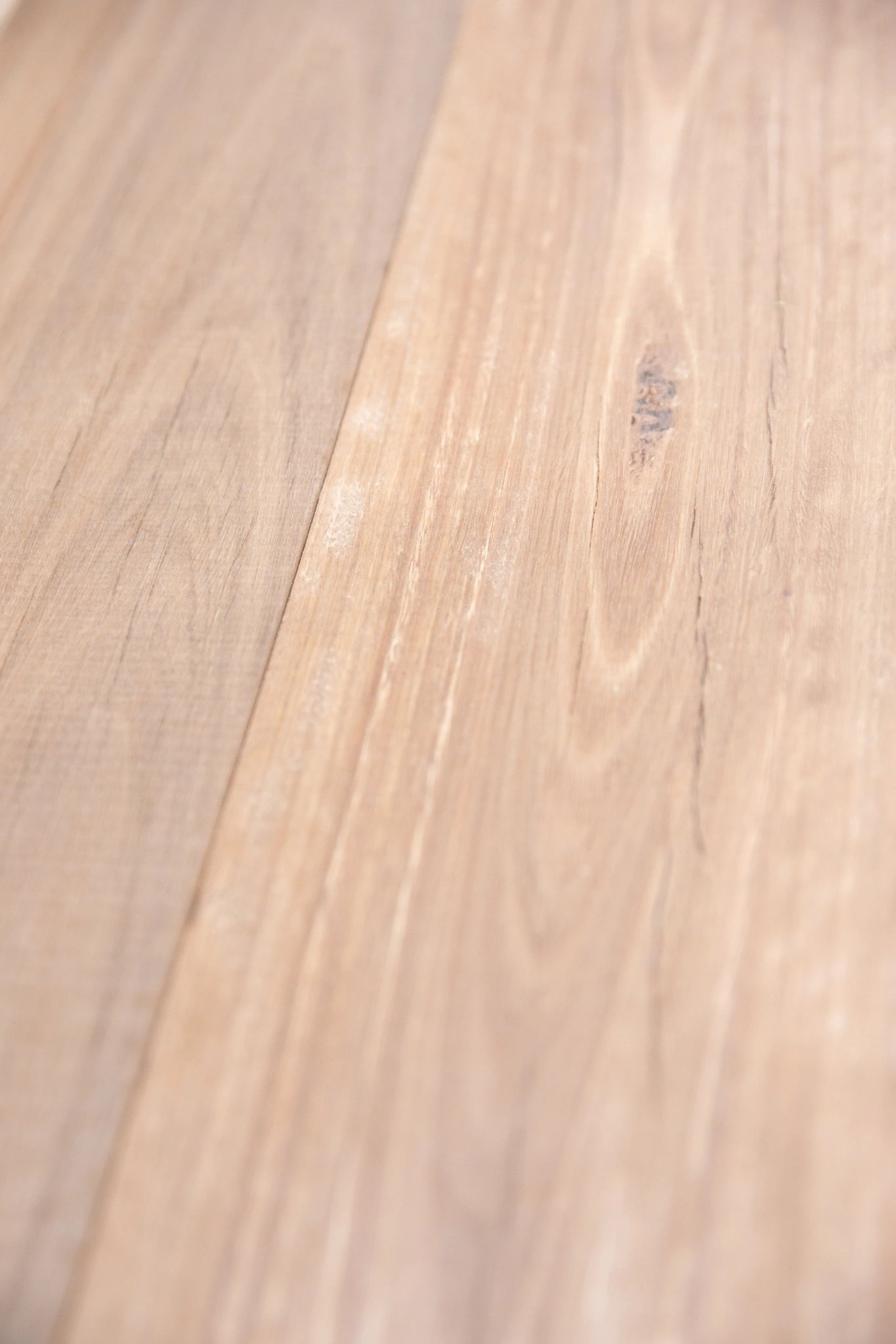 Premium Kiln-Dried Queensland Spotted Gum Timber - 200x25mm Rough Sawn Joinery Wood for Furniture & Flooring | Standard Grade Hardwood for DIY Projects & Home Renovations