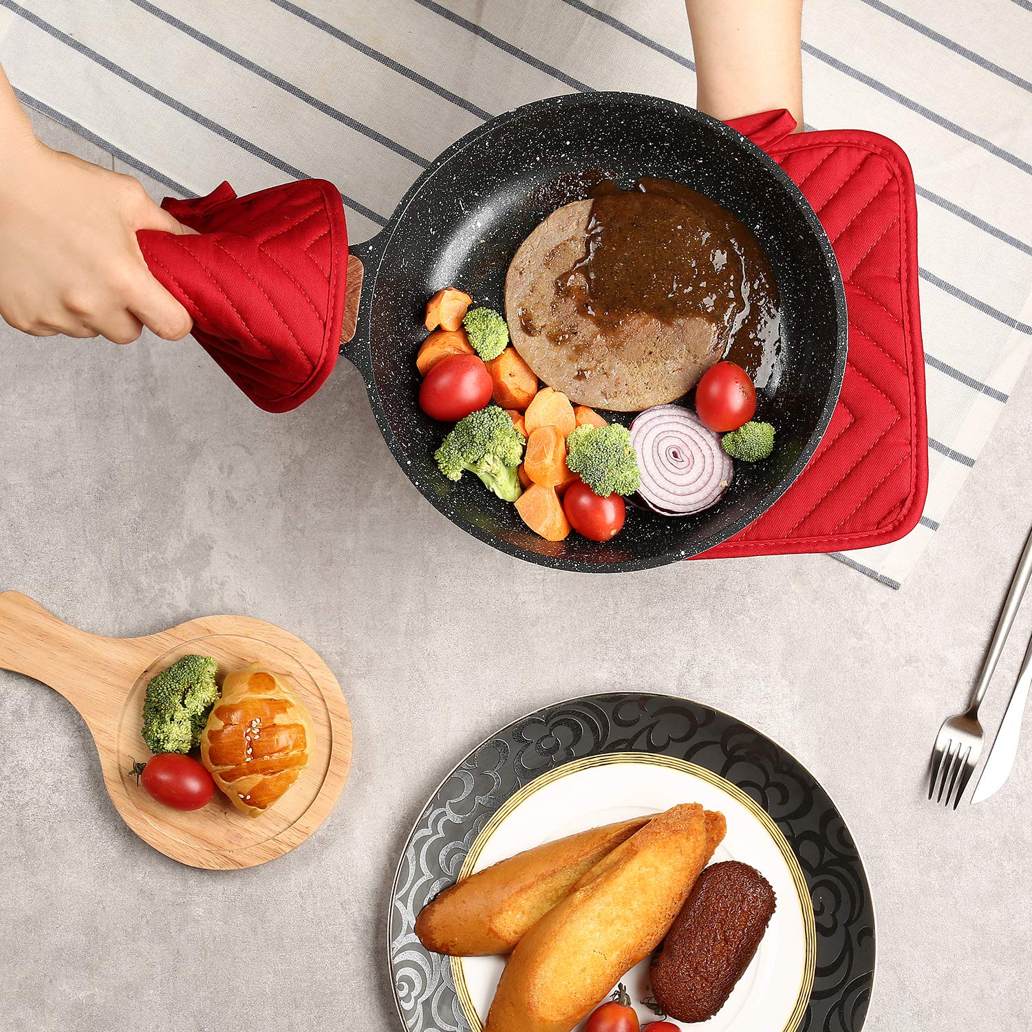 Heat Resistant Cotton Oven Pot Holder Set of 3 with Pockets - 7