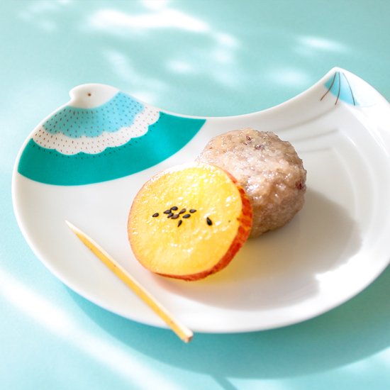 Harekutani Porcelain Bird Plate - Hand-Painted Decorative Dish for Home Decor, Gift, and Table Setting | Elegant Japanese Ceramic Plate for Dining, Wall Display, and Collectibles