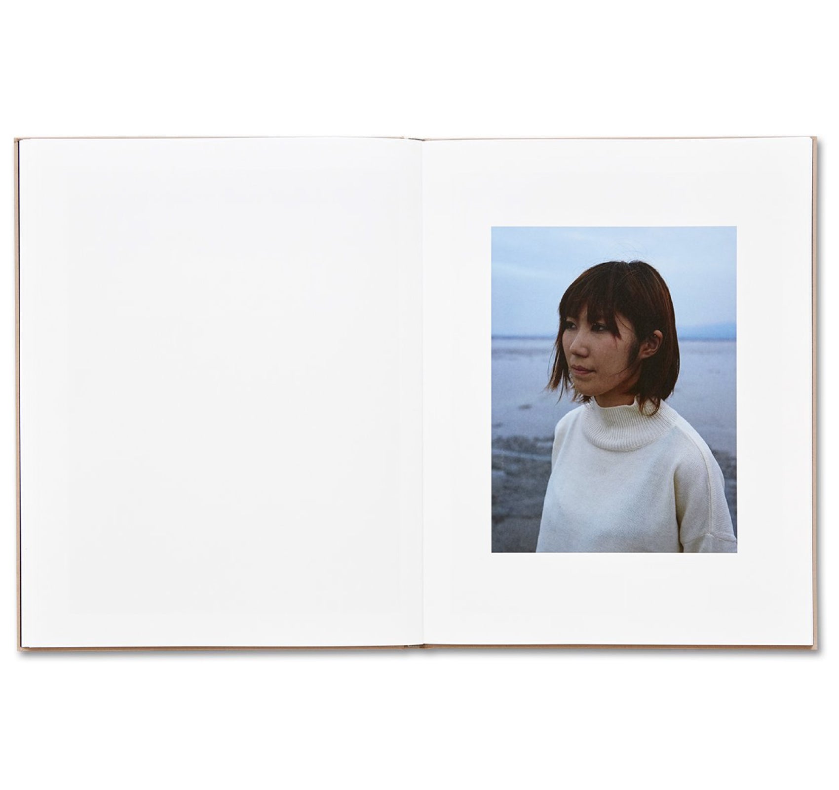 Murder by Guillaume Simoneau - Crime Photography Book - Perfect for Art Collectors & Noir Enthusiasts