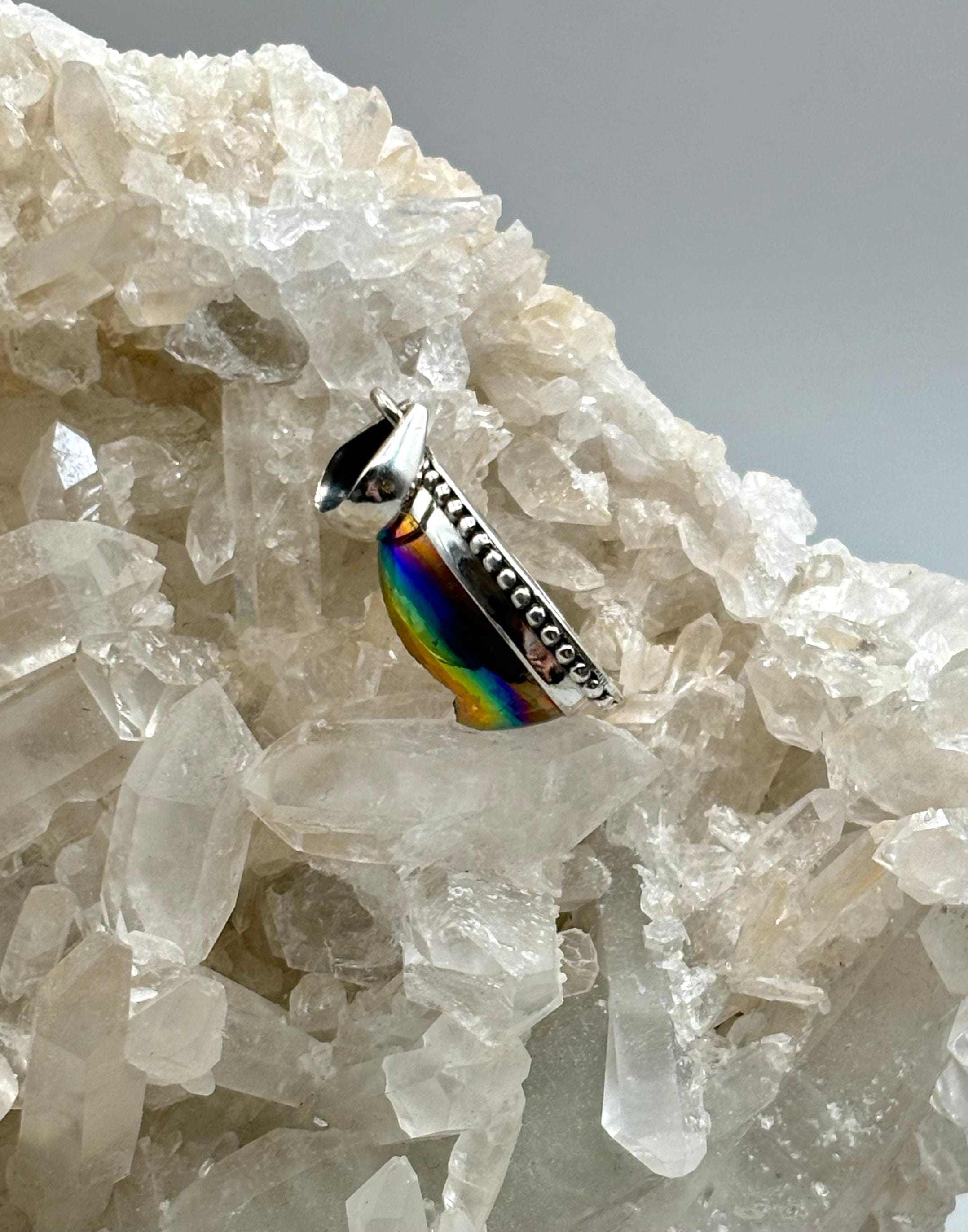 Natural Aura Druzy Pendant Necklace - Healing Crystal Jewelry for Women, Elegant Gemstone Pendant with Silver Chain, Perfect for Meditation, Yoga & Spiritual Gifts