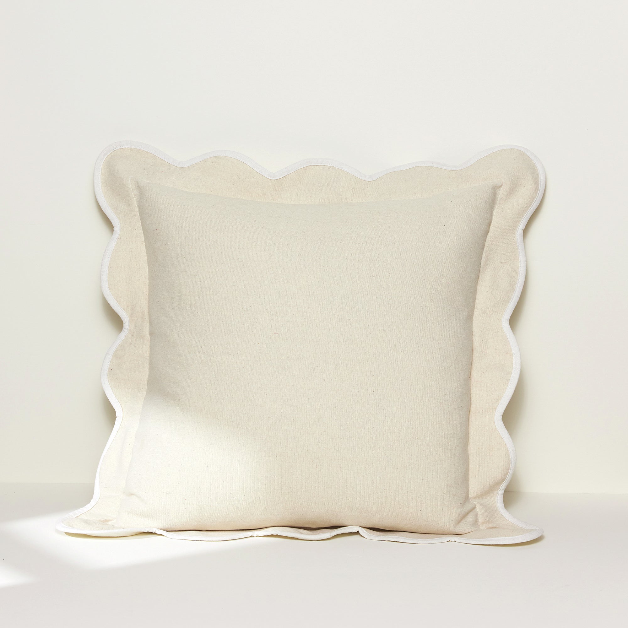 Coastal Chic Scalloped Edge Throw Pillow Cover - Decorative Cushion Case for Beach House, Boho Bedroom & Farmhouse Decor