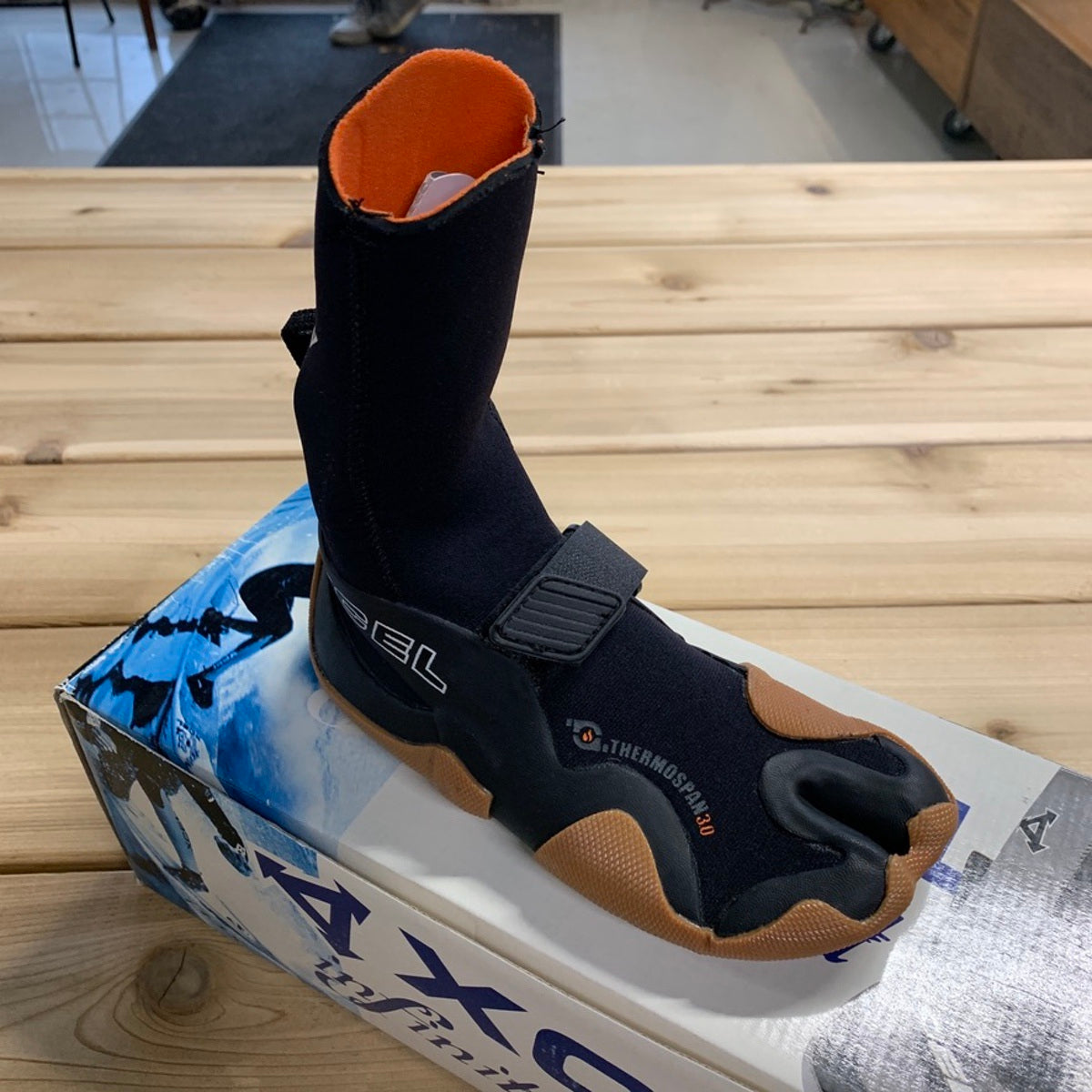 XCEL Infiniti 3mm Split Toe Booties with Gum Sole - Premium Neoprene Dive Boots for Surfing, Scuba Diving & Water Sports - Best Deal on Comfort & Traction