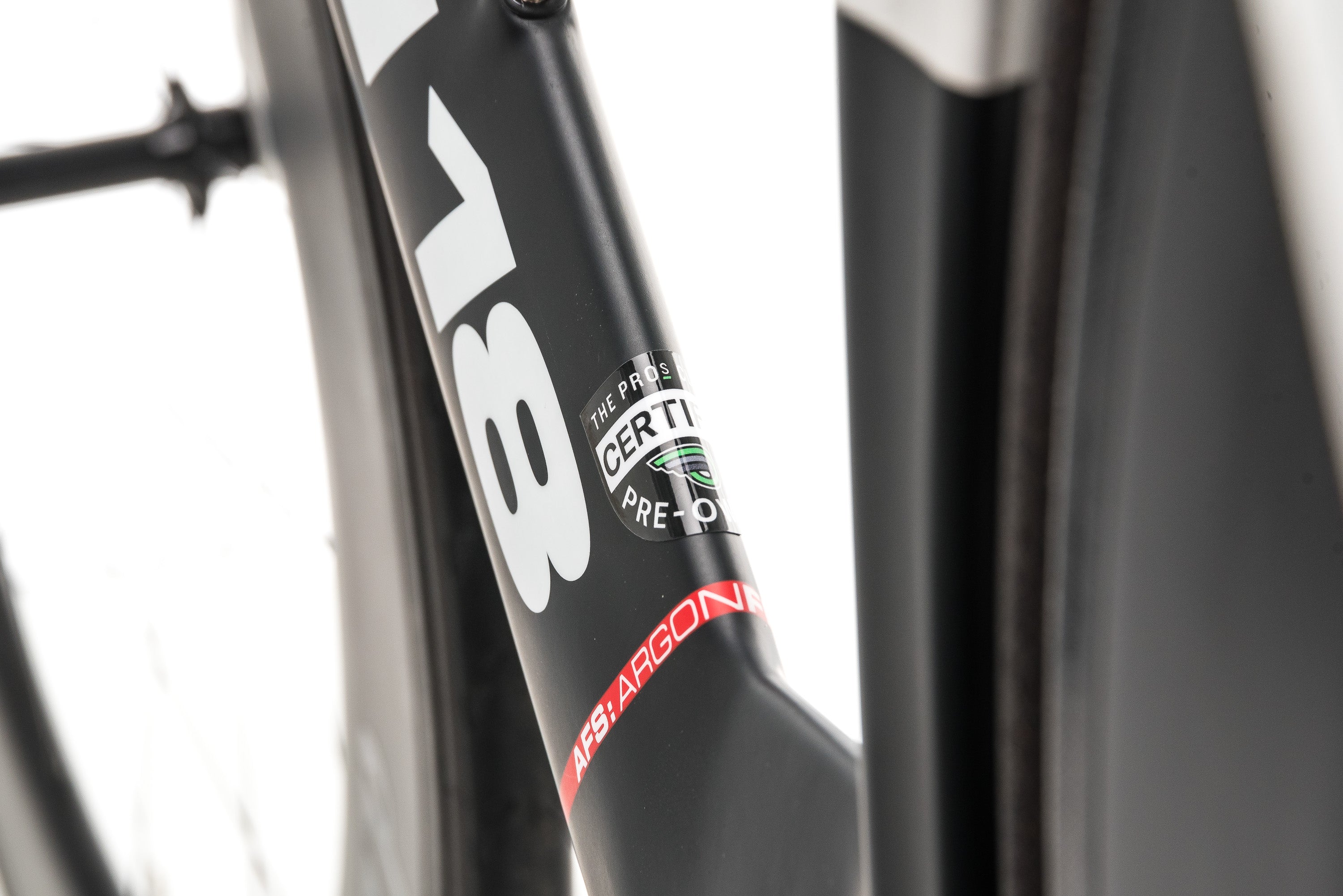 Argon 18 E-116 Triathlon Bike 2016 - Medium H3 Size | Lightweight Carbon Frame & Aero Design for Competitive Racing | Perfect for Ironman, Time Trials & Endurance Triathlons