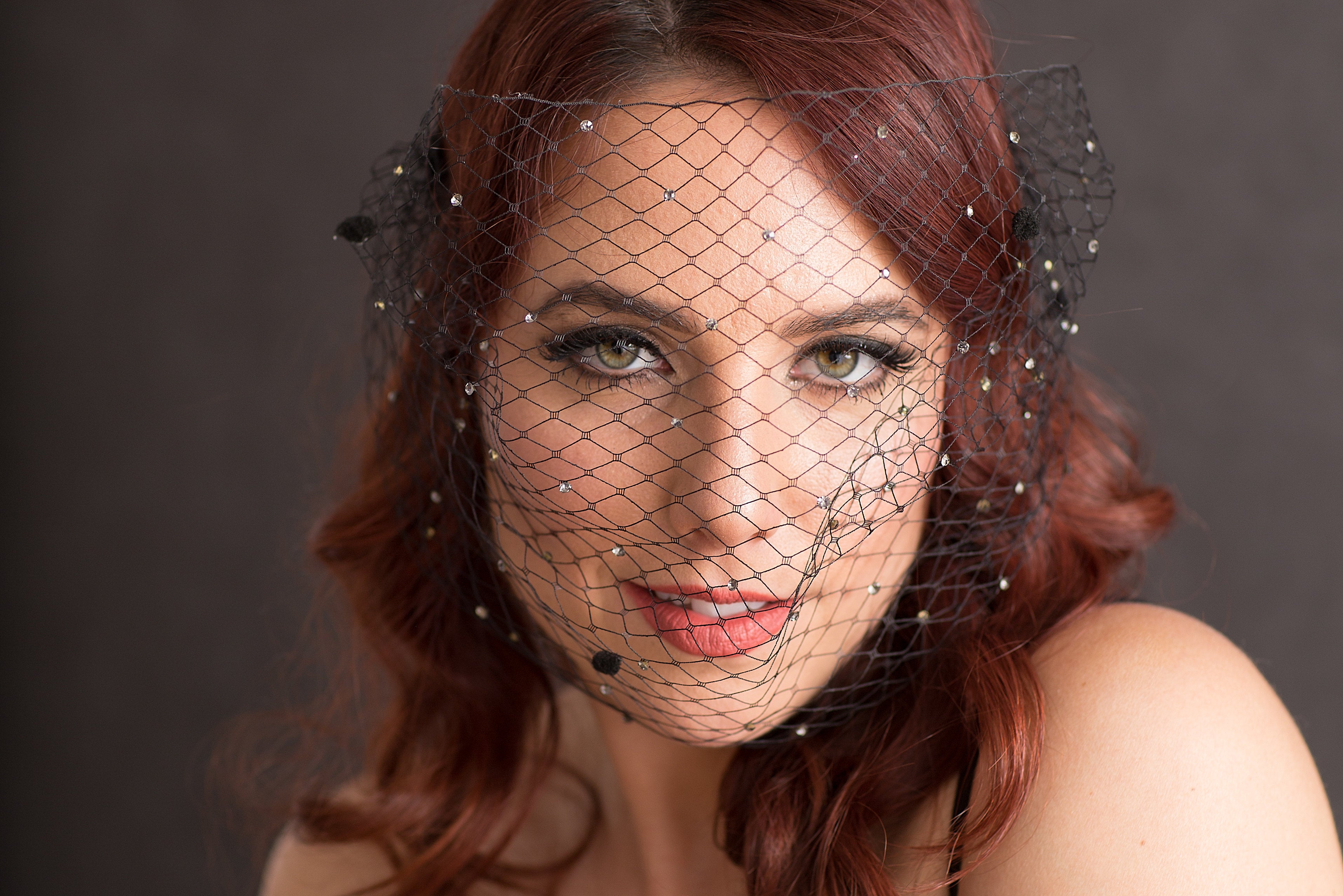 Sparkling Black Rhinestone Fishnet Veil for Women - Elegant Bridal Accessory, Wedding Headpiece, Gothic Costume - Perfect for Weddings, Halloween, Cosplay & Burlesque Shows