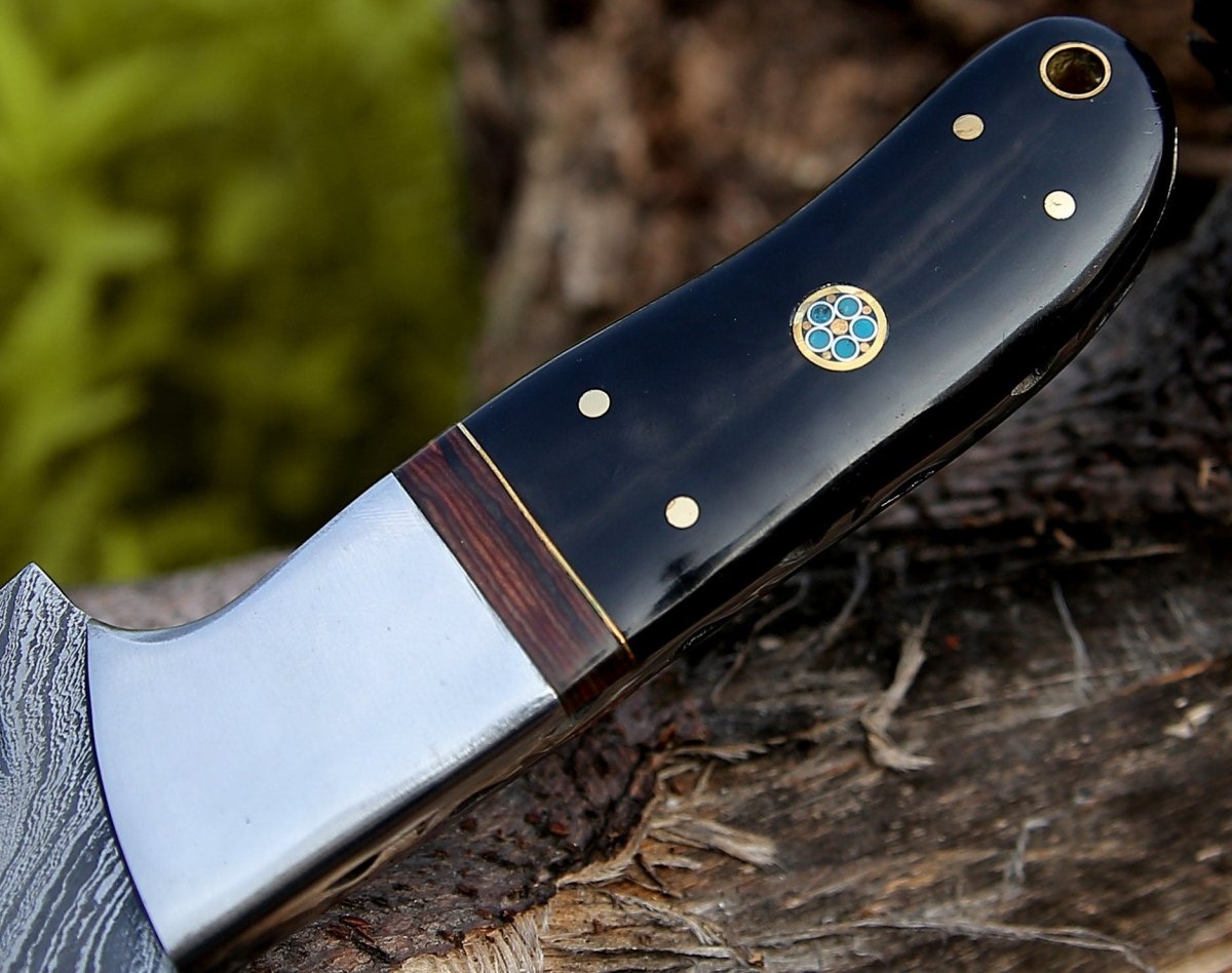 Premium Damascus Steel Hunting Knife with Horn & Rosewood Handle - Durable Outdoor Survival Tool for Camping, Hunting & Bushcraft