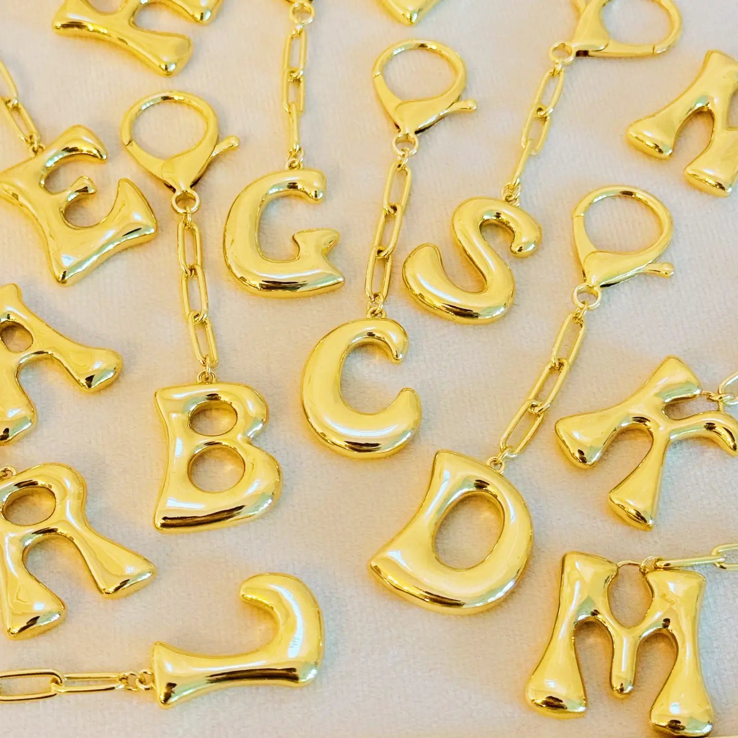 Personalized Balloon Letter Bag Charm - Custom Initials for Backpacks, Purses & Keychains - Perfect for Gifts, Parties & Everyday Accessories