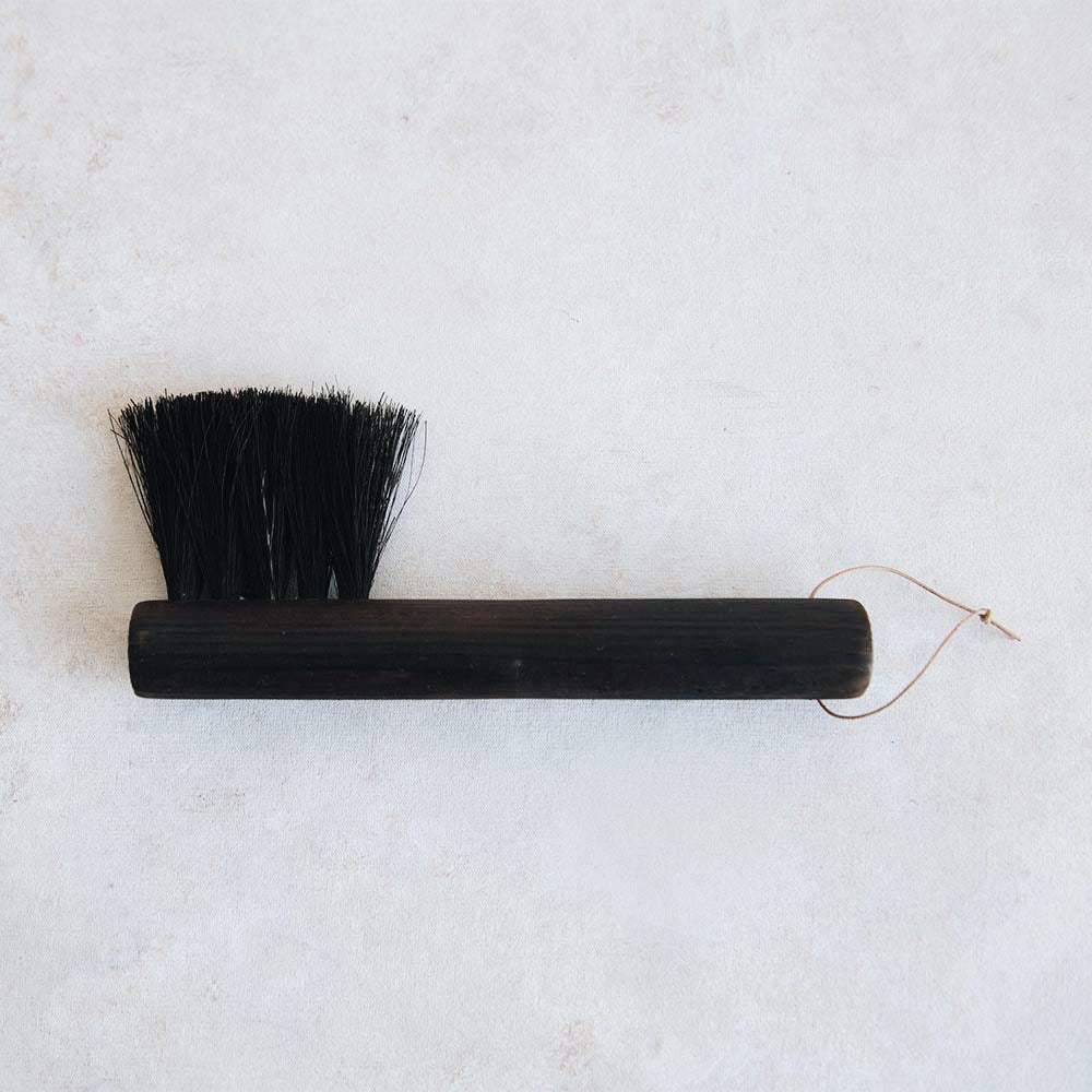 MT0962 Small Wooden Counter Brush - Compact Cleaning Tool for Kitchen, Bathroom & Office Surfaces - Perfect for Dusting, Sweeping & Daily Maintenance