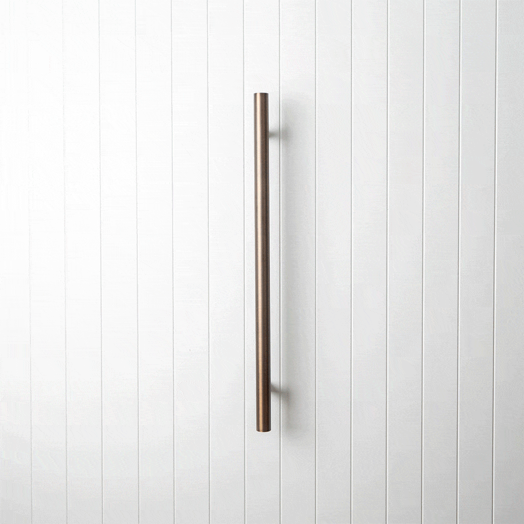 Antique Brass Heated Towel Rail - Warm & Stylish Bathroom Towel Warmer for Cozy Home & Spa Experience