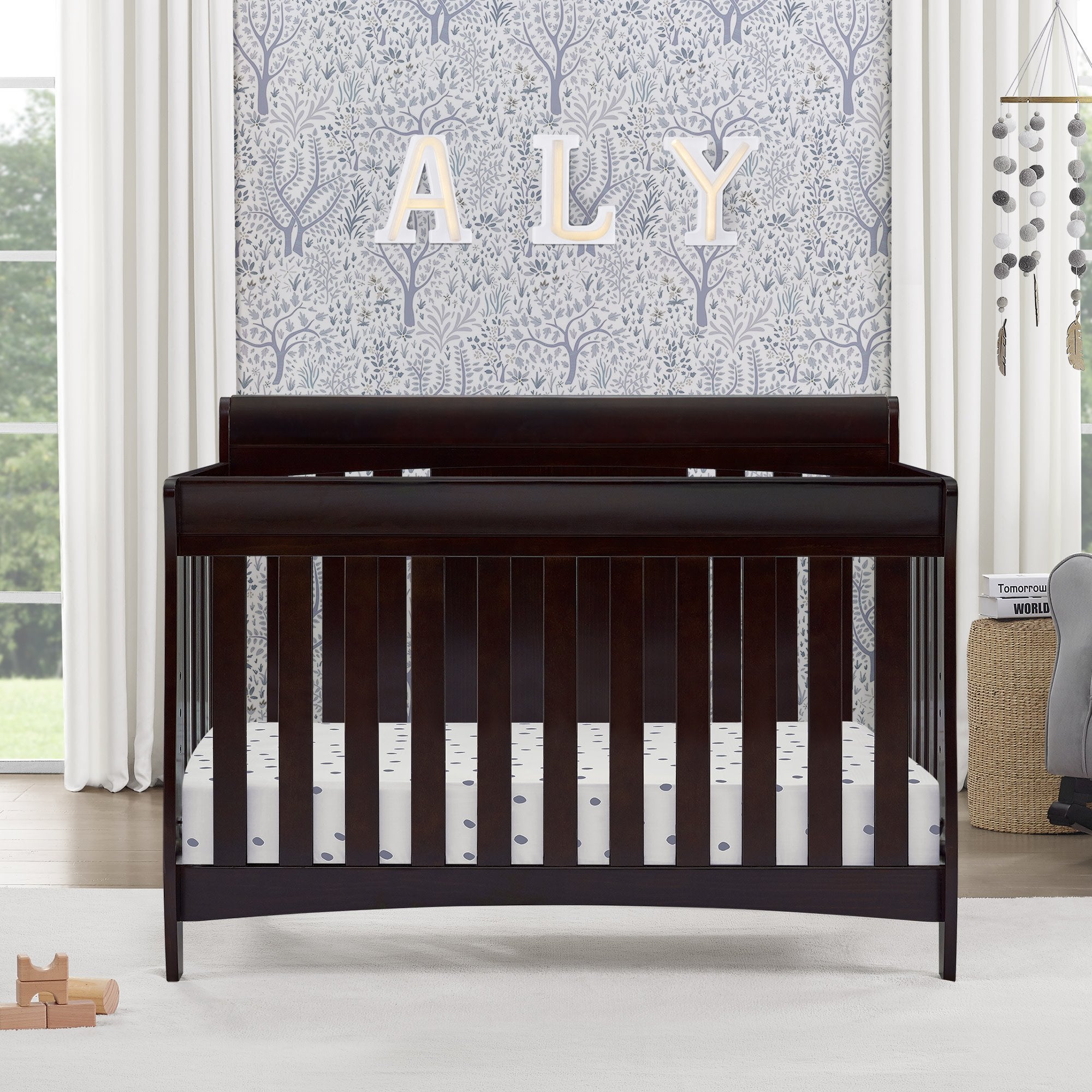 Richmond 6-in-1 Convertible Baby Crib - Toddler Bed & Daybed with Adjustable Height, White Nursery Furniture for Newborn to Teen - Perfect for Small Spaces & Modern Nurseries