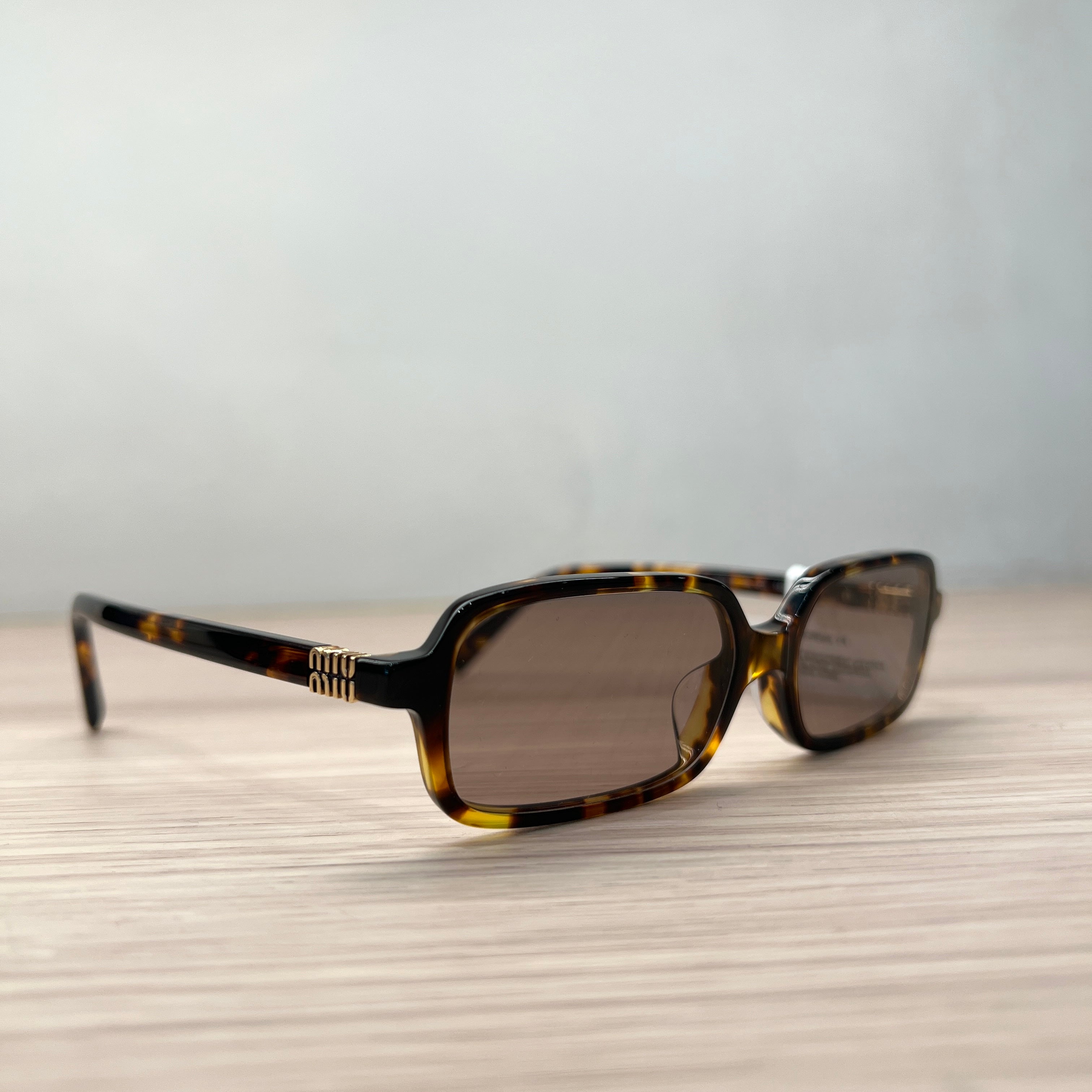 Miu Miu MU11ZSF Rectangle Sunglasses for Asian Fit - Havana/Bordeaux Gradient Lenses (G) - Perfect for Driving, Beach & Fashion Accessories