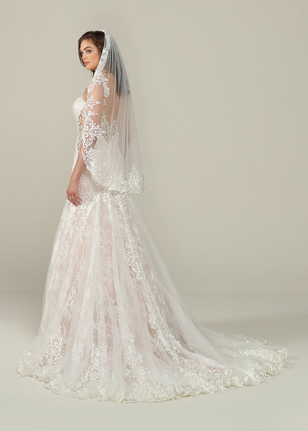 Emilia Veil - Elegant Lace Wedding Veil for Brides | Perfect for Church Ceremonies, Beach Weddings & Photo Shoots