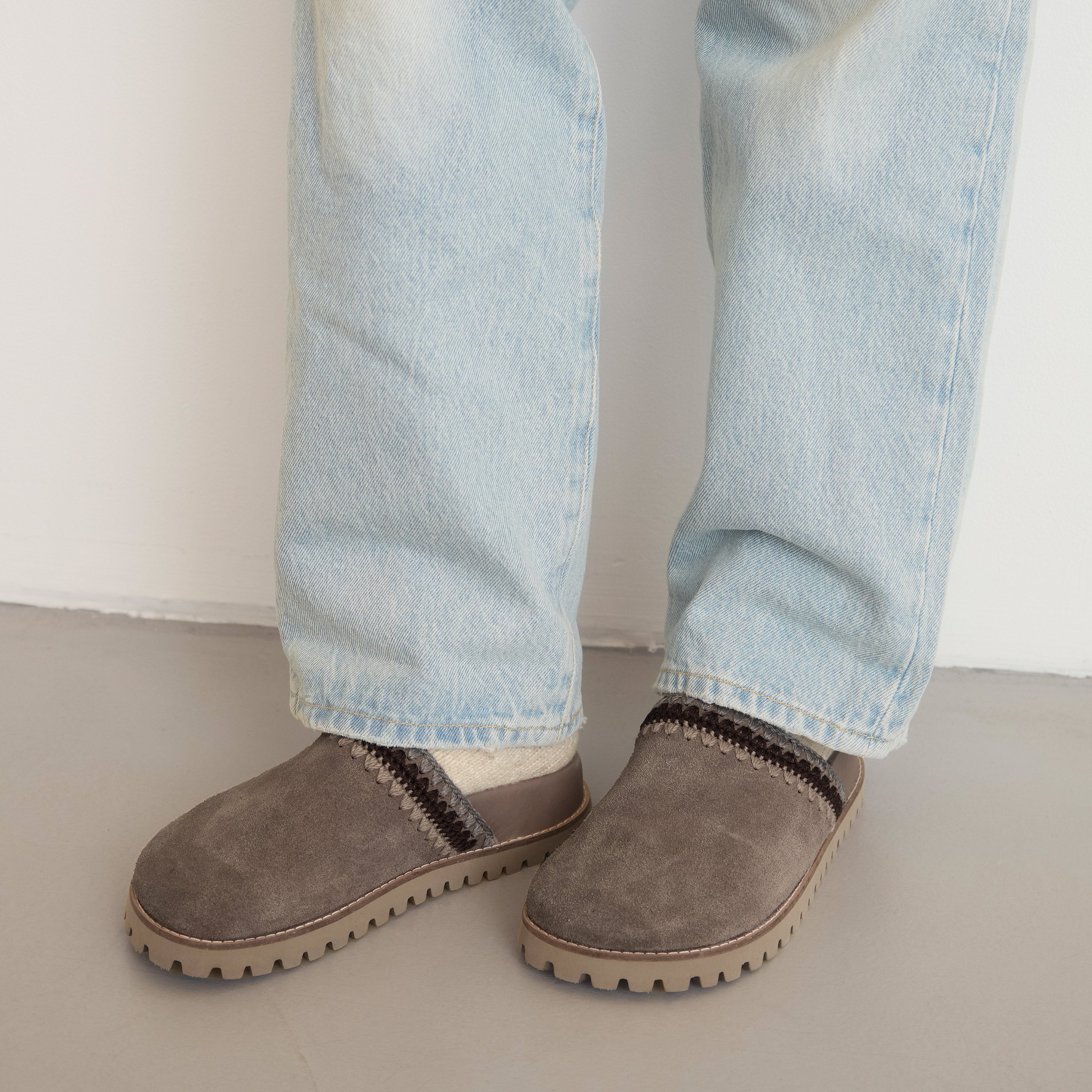 Bolinas Lug Sole Clog - Comfortable Non-Slip Garden Clogs for Women & Men - Perfect for Outdoor, Gardening, and Beach Wear