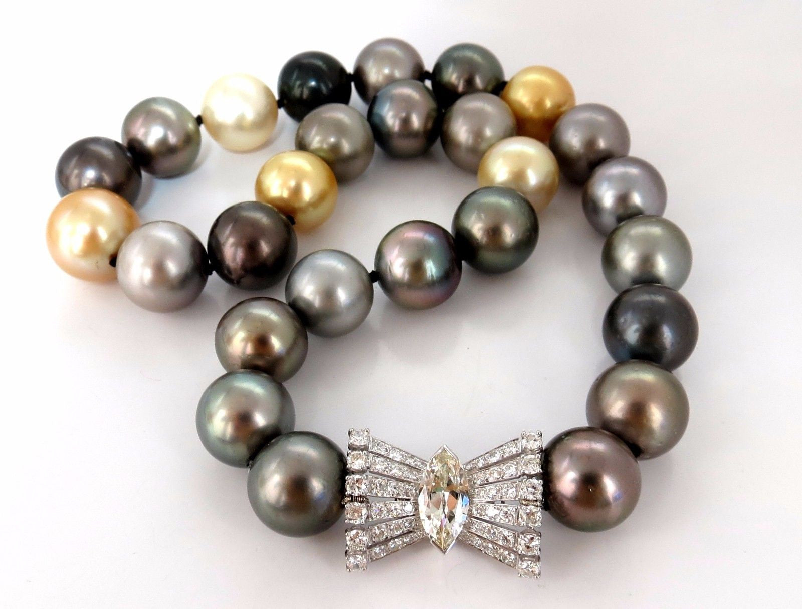 GIA Certified Natural Tahitian Pearl Necklace with 4.00ct Diamonds in 18K Gold - Elegant Jewelry for Weddings, Anniversaries & Special Occasions