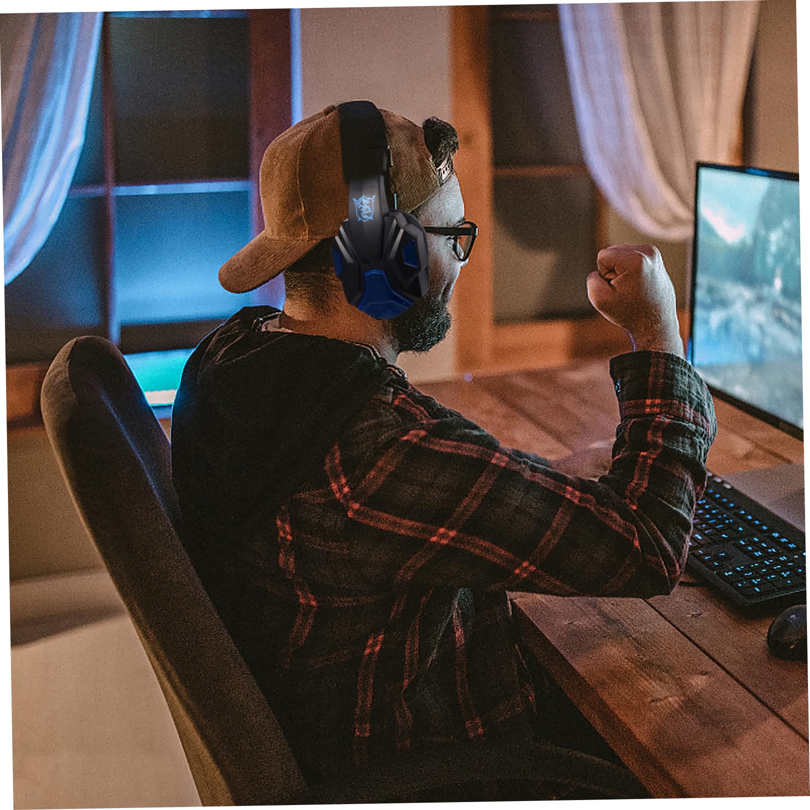 Homoyoyo Noise Cancelling Gaming Headset with Mic - Over Ear USB Wired Headphones with Volume Control, Soft Protein Earpads for PC/PS4/Xbox - Perfect for Esports, Streaming & Online Classes