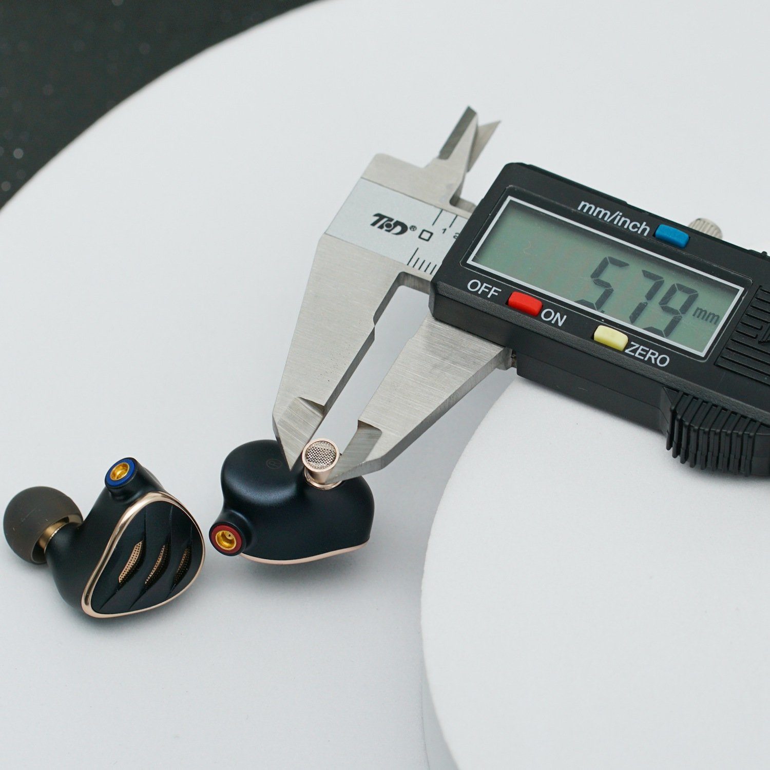 FiiO FH5s Hybrid 4 Driver In-Ear Monitors (IEM) - 2 Dynamic Drivers + 2 Balanced Armatures for Audiophiles | Perfect for Studio Recording, Gaming & Travel