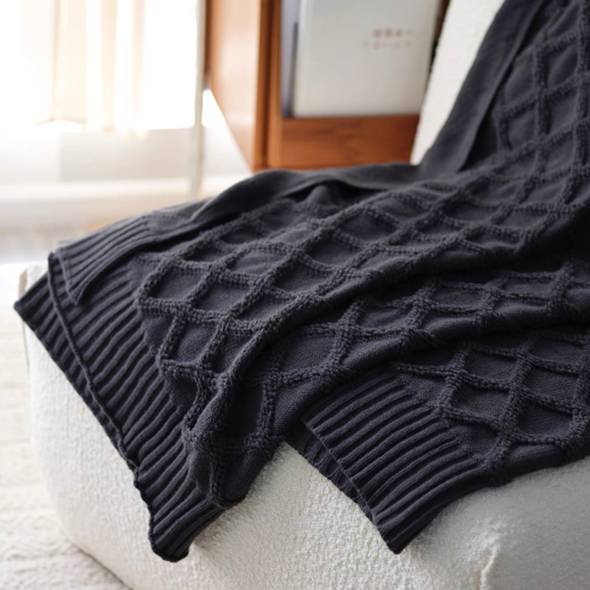 Luxurious Diamond Weave Throw Blanket - Soft & Cozy Knitted Blanket for Couch, Bed, Sofa - Perfect for Home Decor, Gifts & Winter Warmth