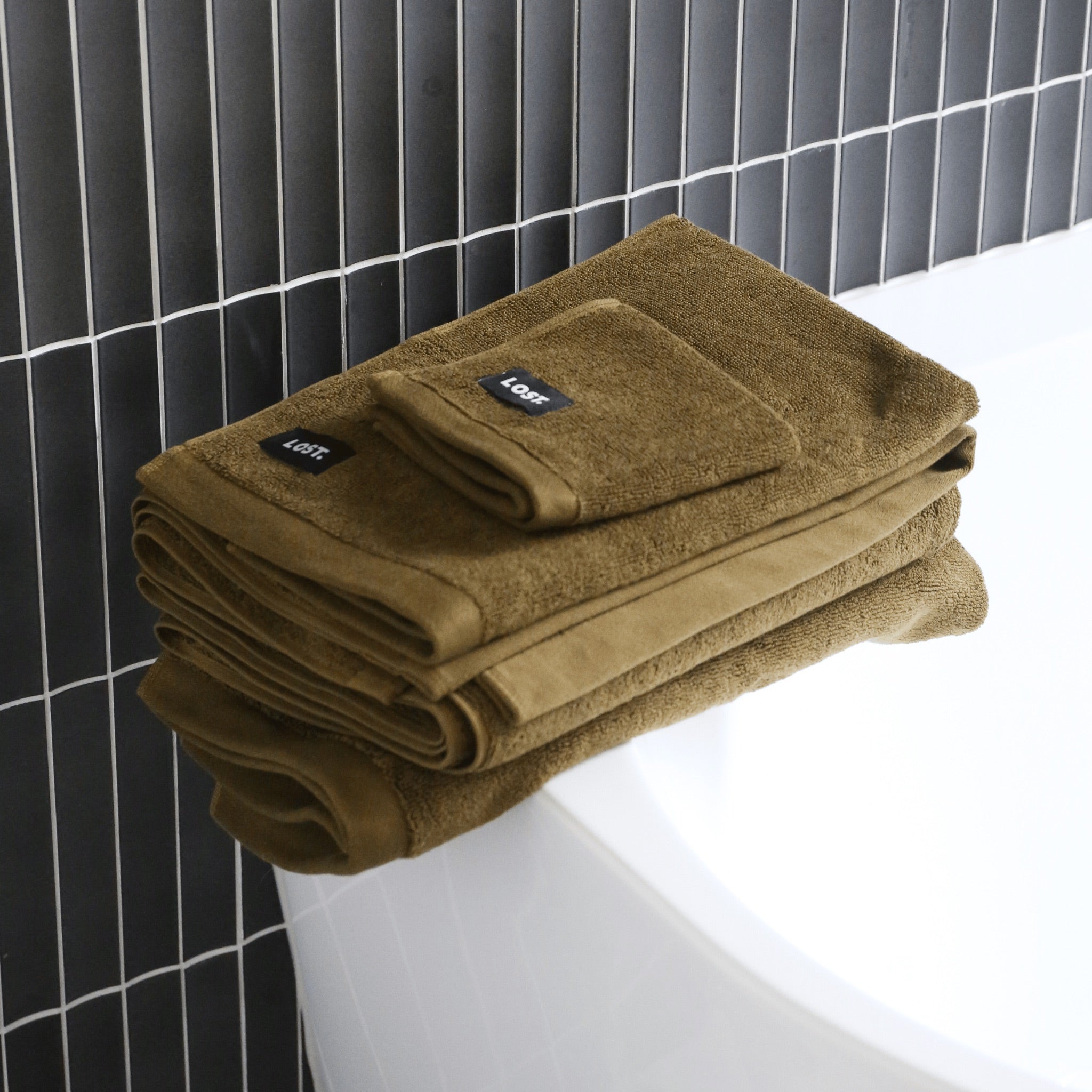 Premium LOST TOWELS Bath Towel - 70x140cm (28x55 inches) Soft Absorbent Quick-Dry Khaki Bath Towel for Spa, Gym, Beach & Luxury Bathroom Use