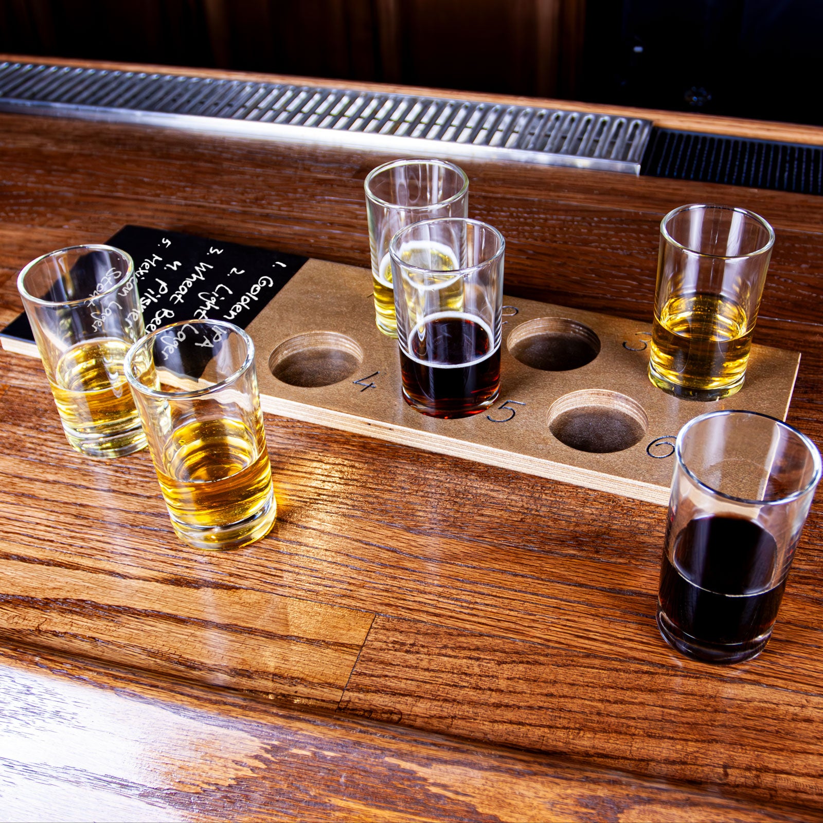 6-Piece Numbered Beer Flight Set with Walnut Finish & Chalkboard Strips - Includes 5.5oz Highball Glasses for Craft Beer Tasting, Home Brewing & Bar Decor