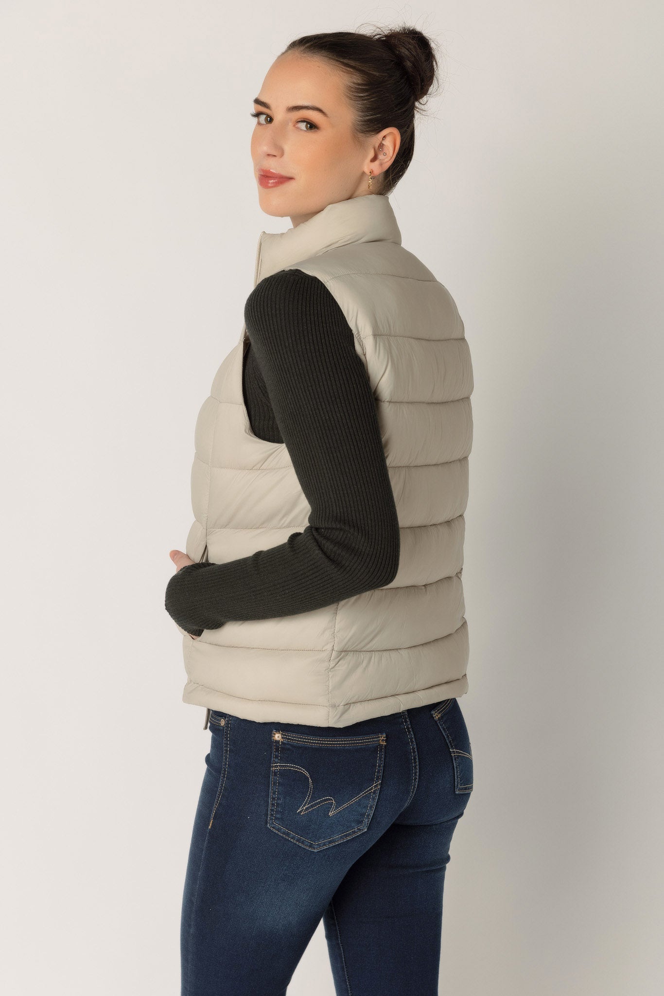 Lightweight Nylon Quilted Puffer Vest for Men & Women - Water-Resistant Winter Warm Jacket - Outdoor Hiking, Camping, Travel & Casual Wear