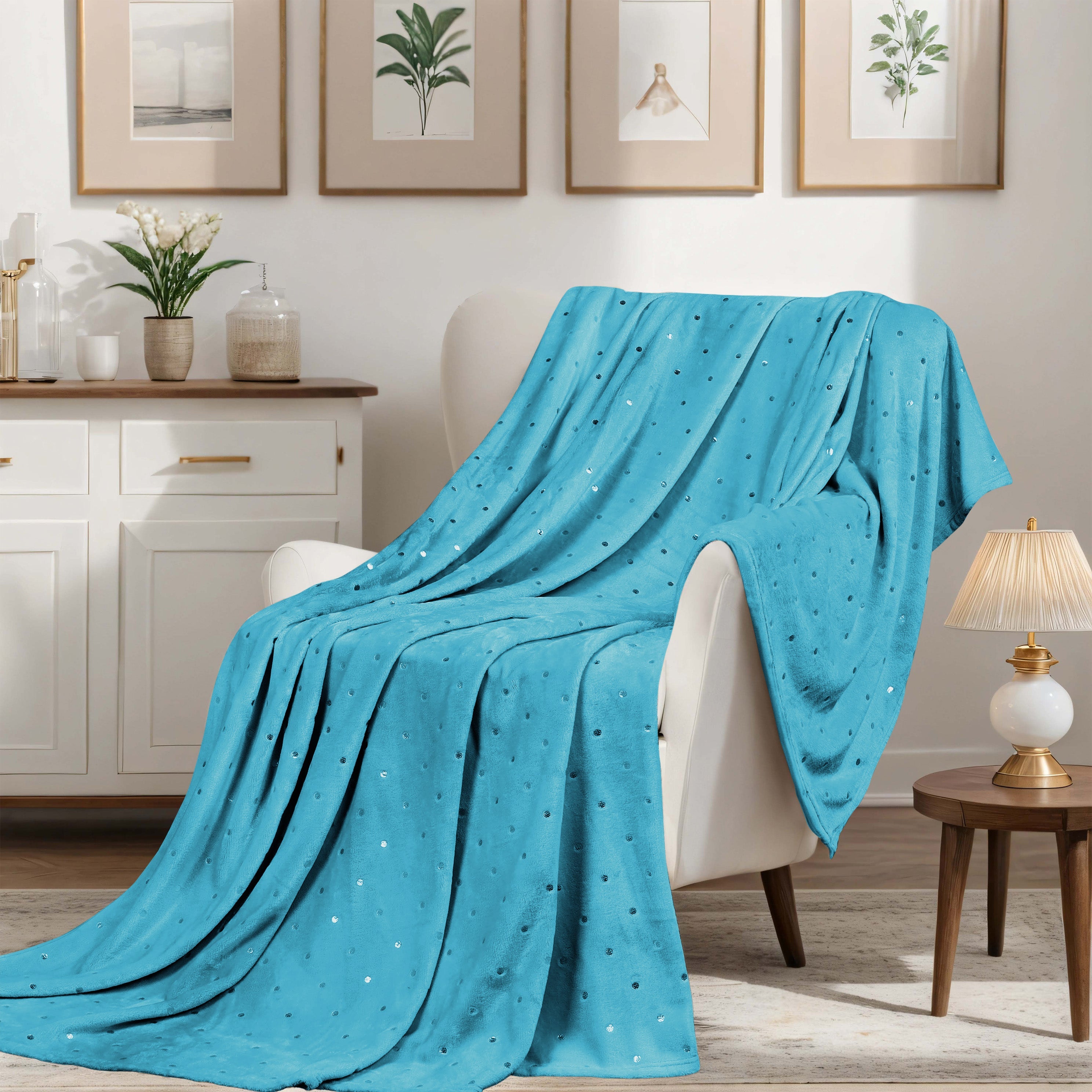 CozySoft Fleece Plush Blanket - Medium Weight, Ultra Soft & Fluffy - Perfect for Sofa, Bed, Couch & Home Decor - Warm Throw Blanket for Winter, Gifts & Cozy Nights
