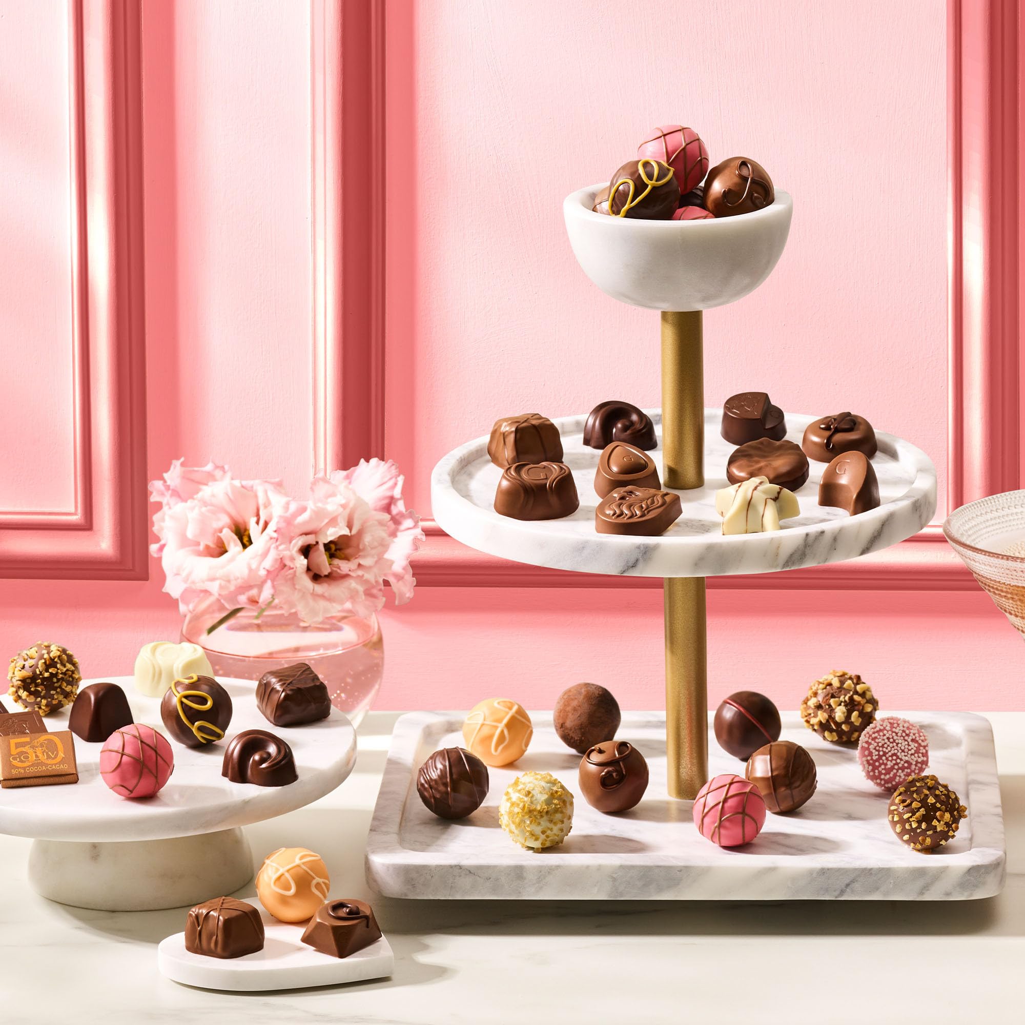 Godiva Dark Chocolate Gift Box - 18pc Gourmet Valentine's Day Treats for Loved Ones & Gift Baskets