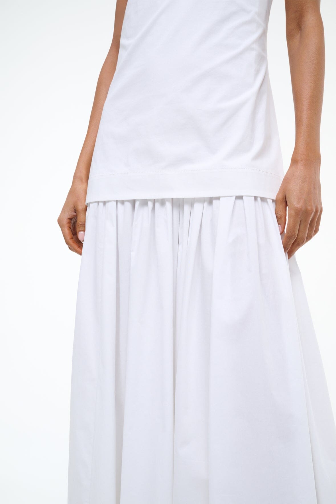 Elegant ARI DRESS in White - Perfect for Weddings, Parties & Special Occasions | Women's Fashion