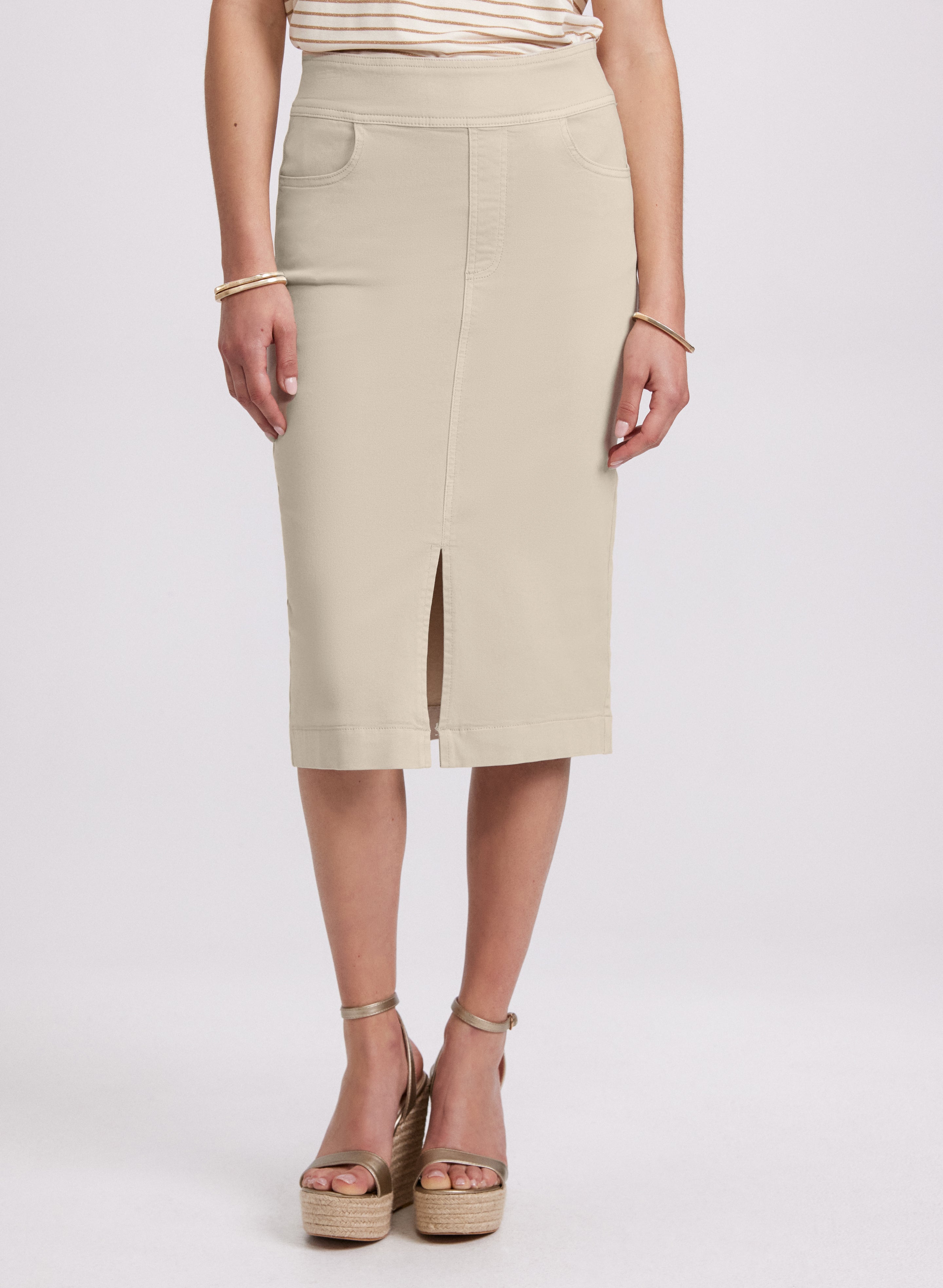 Stylish High-Waisted Denim Pencil Skirt for Women - Slim Fit Stretch Jeans Skirt - Perfect for Office, Date Night & Casual Outfits