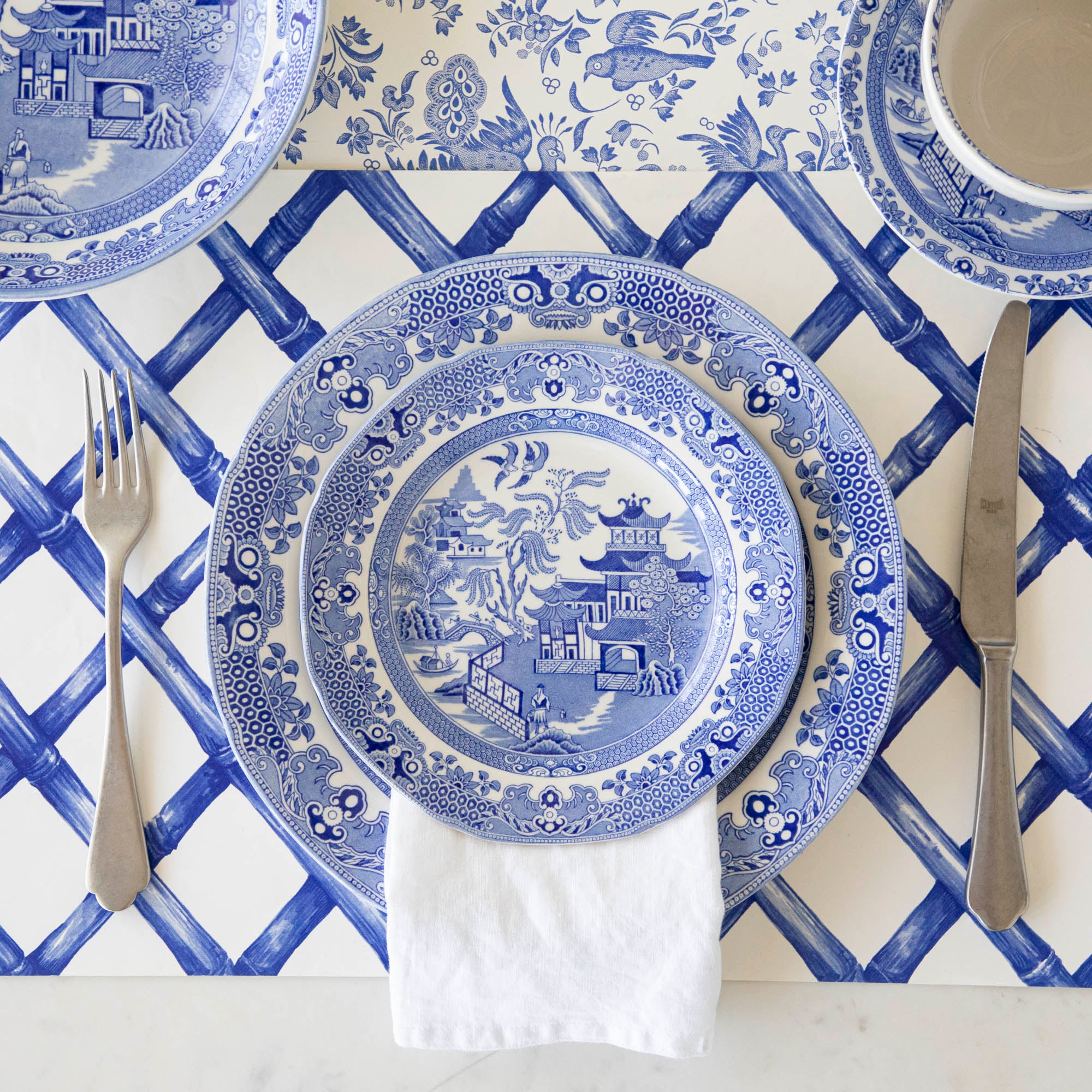 Blue Willow Dinnerware Set by Burleigh – Elegant English Bone China Plates, Bowls & Cups – Perfect for Formal Dining, Tea Parties & Home Decor