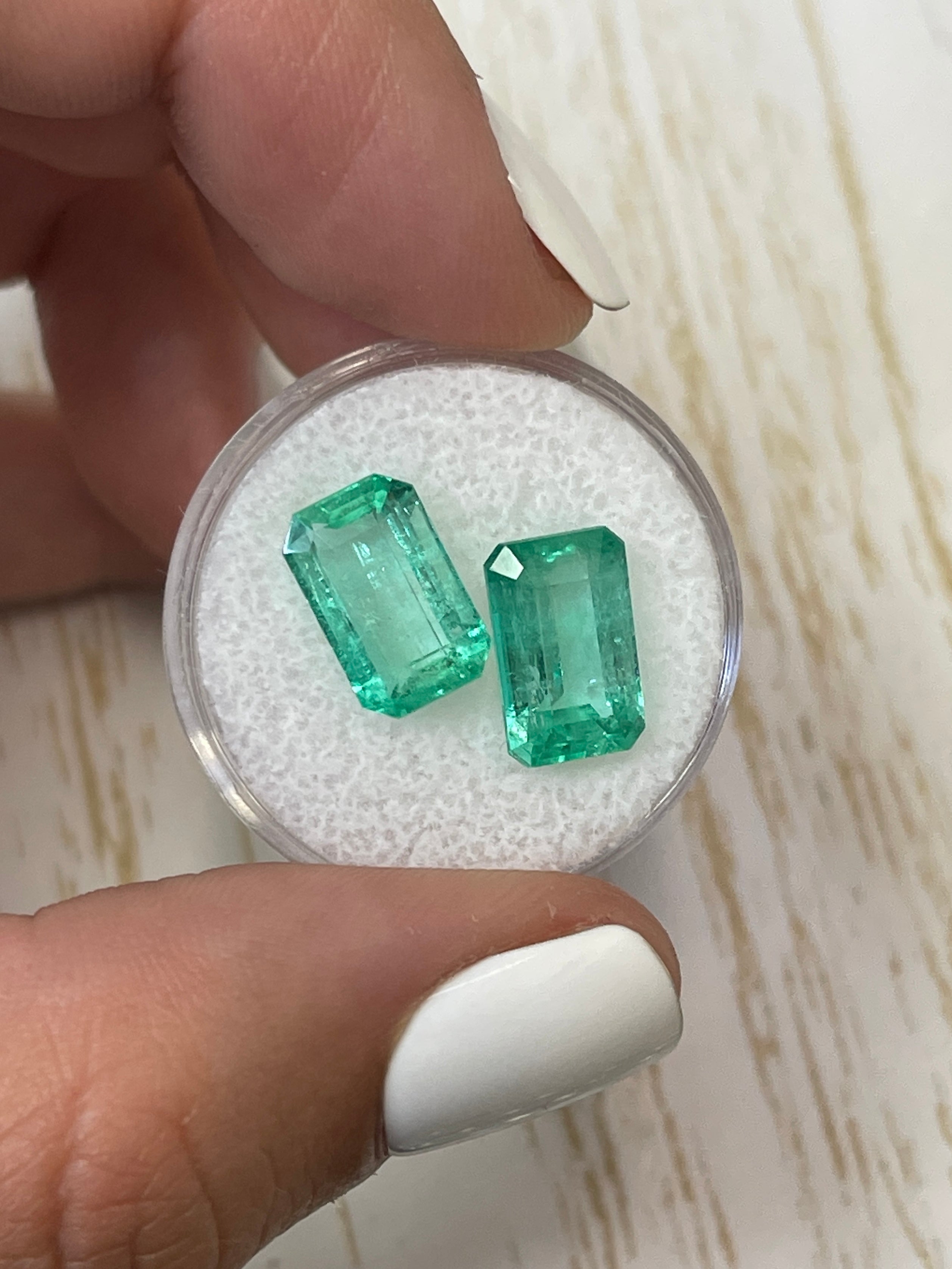 7.56tcw 11x7mm Elongated Colombian Emerald Loose Gemstones - Emerald Cut for Jewelry Making, Engagement Rings & Luxury Gifts
